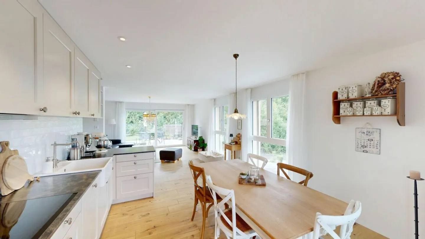 Neuwertig & vielseitig: Eigentumswohnung mit Balkon und 2 Sitzplätzen - Photo 4 sur 13