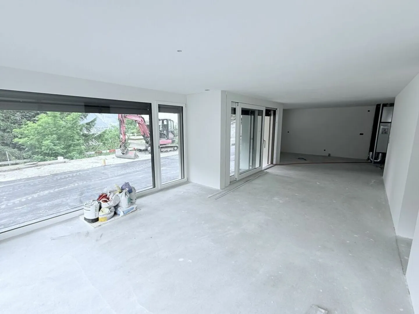 Appartement au rez-de-chaussée unique avec vue alpine à Brig et grande terrasse ensoleillée - Photo 4 sur 13