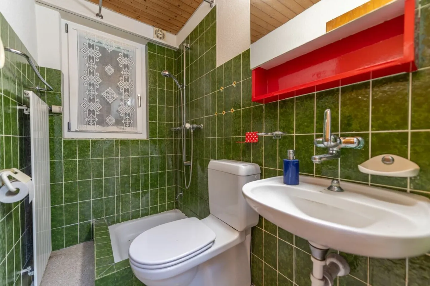 Maison individuelle avec jardin et possibilités d'aménagement - Photo 8 sur 13