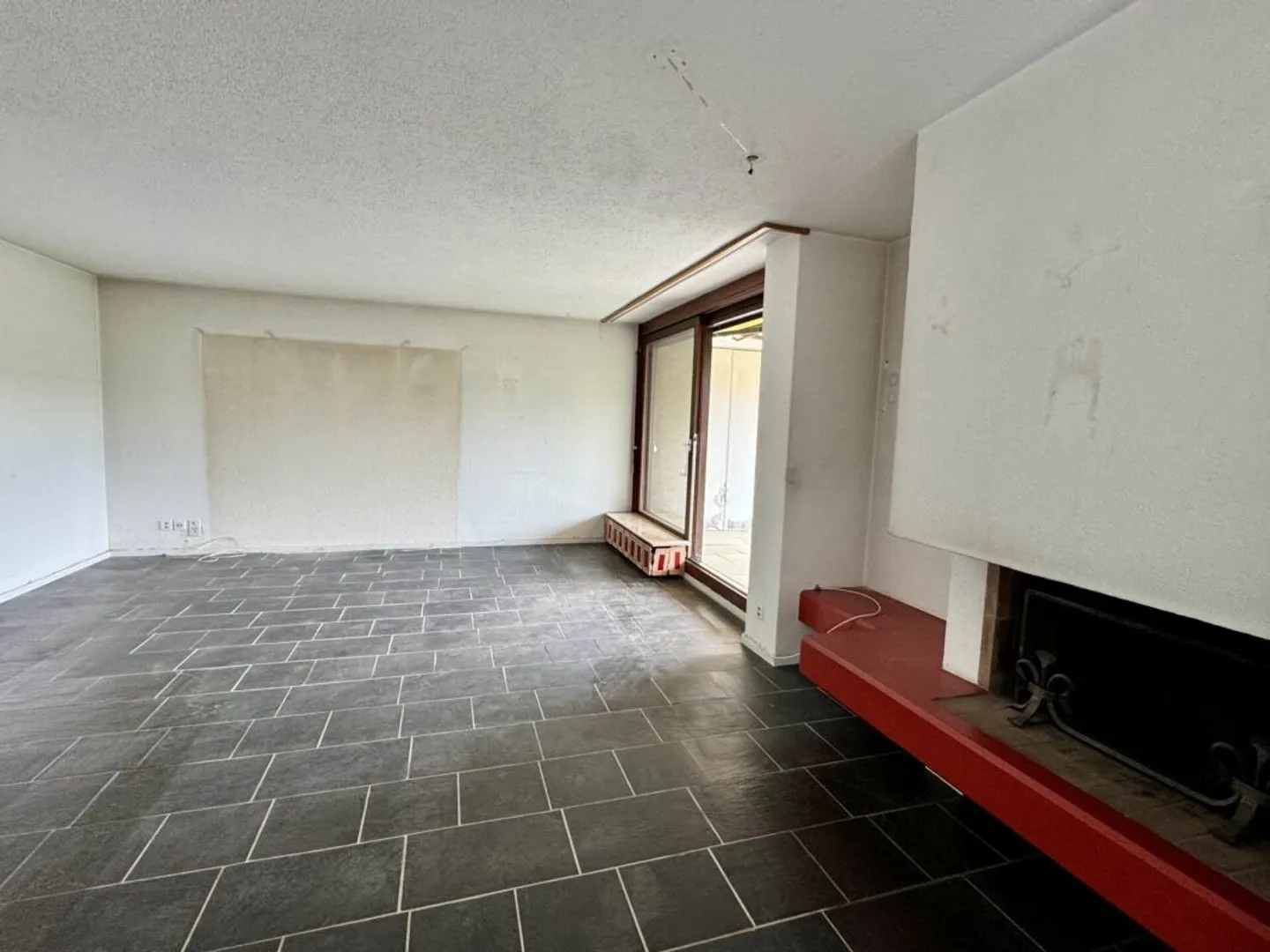 Vue dégagée, espace et potentiel : maison mitoyenne à Magden - Photo 2 sur 13