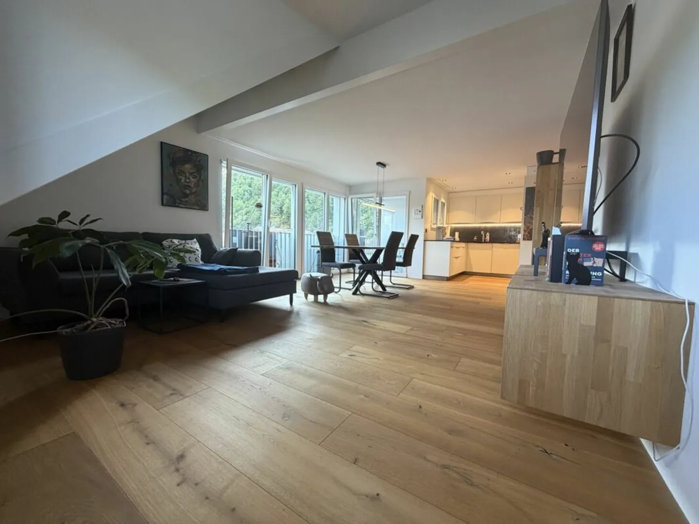Stilvolle 2.5-Zimmerwohnung in Hölstein - hochwertig, ruhig und bezugsbereit - Photo 5 of 13