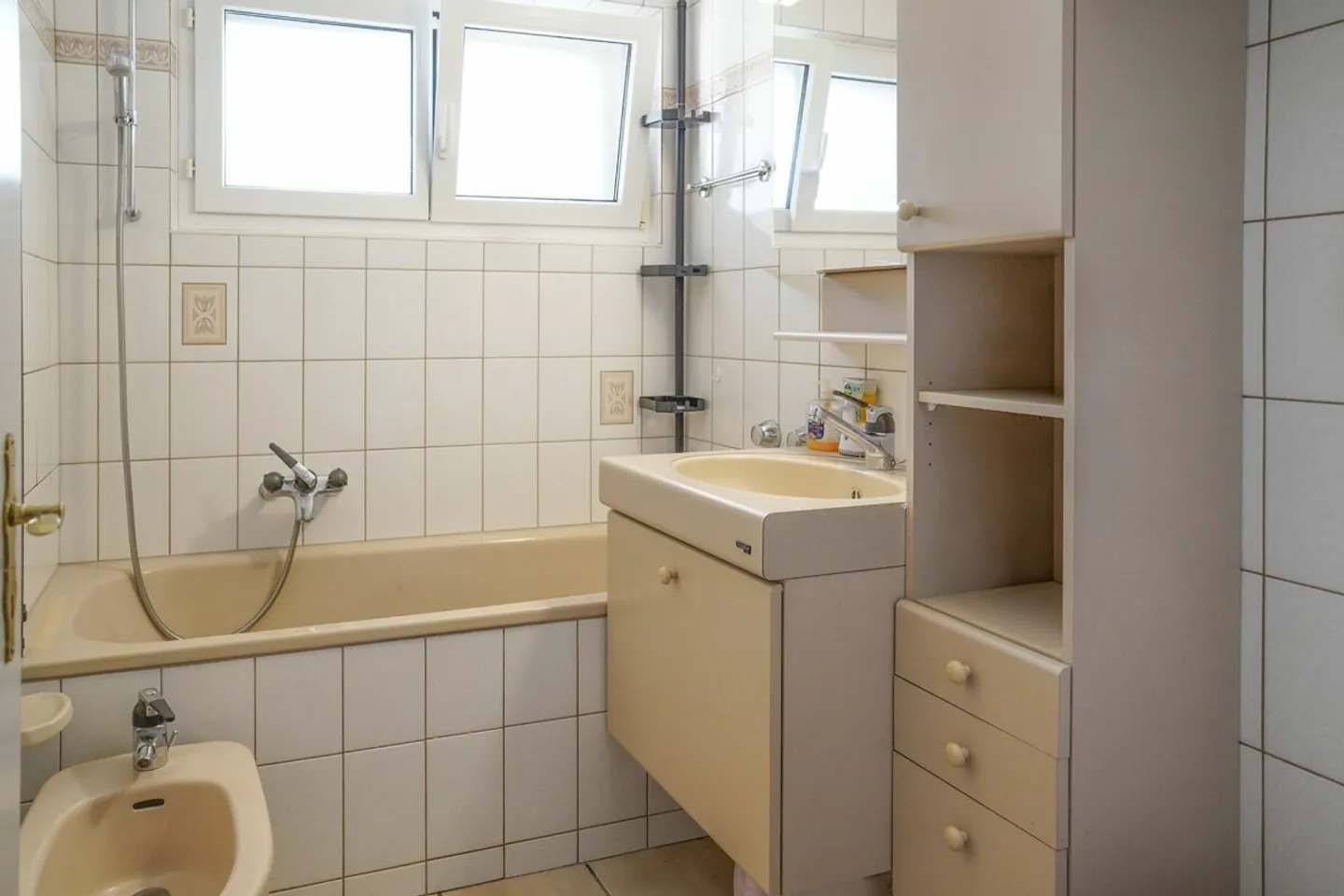 Gemütliche 4 Zimmerwohnung - zentral in Schwanden - Foto 8 von 12