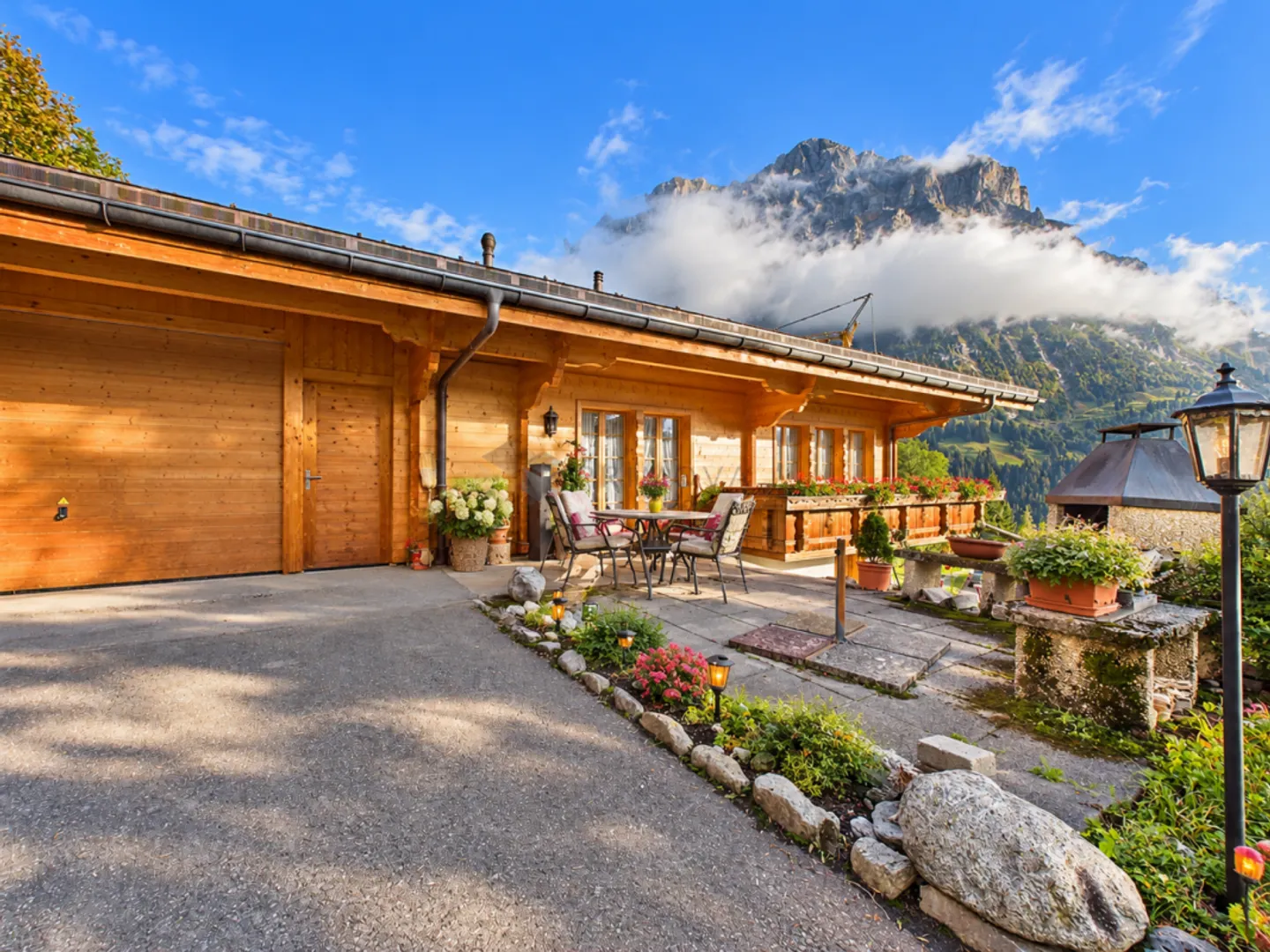Alpine Idyl - where the Eiger North Face is your neighbor. - Photo 2 of 10