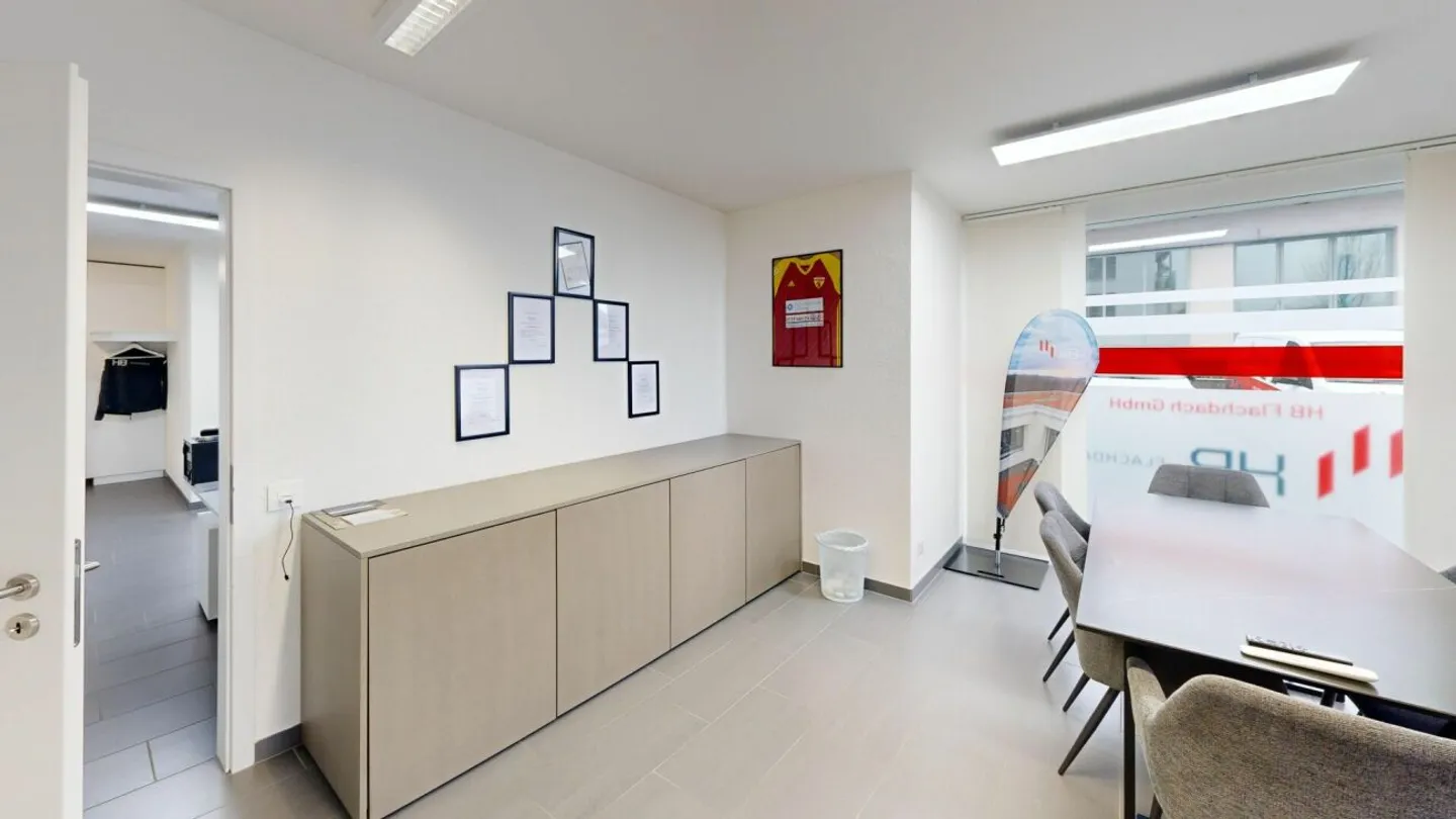 Spazio ufficio per la tua attività con parcheggio privato - Foto 6 di 10