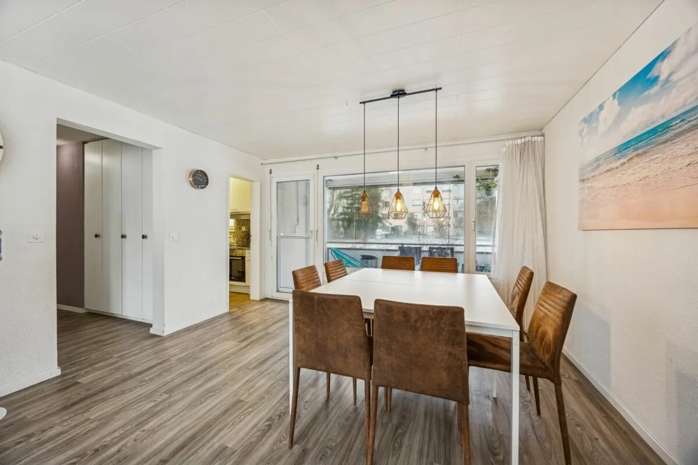 4-room apartment in a family-friendly neighborhood - Photo 3 of 13