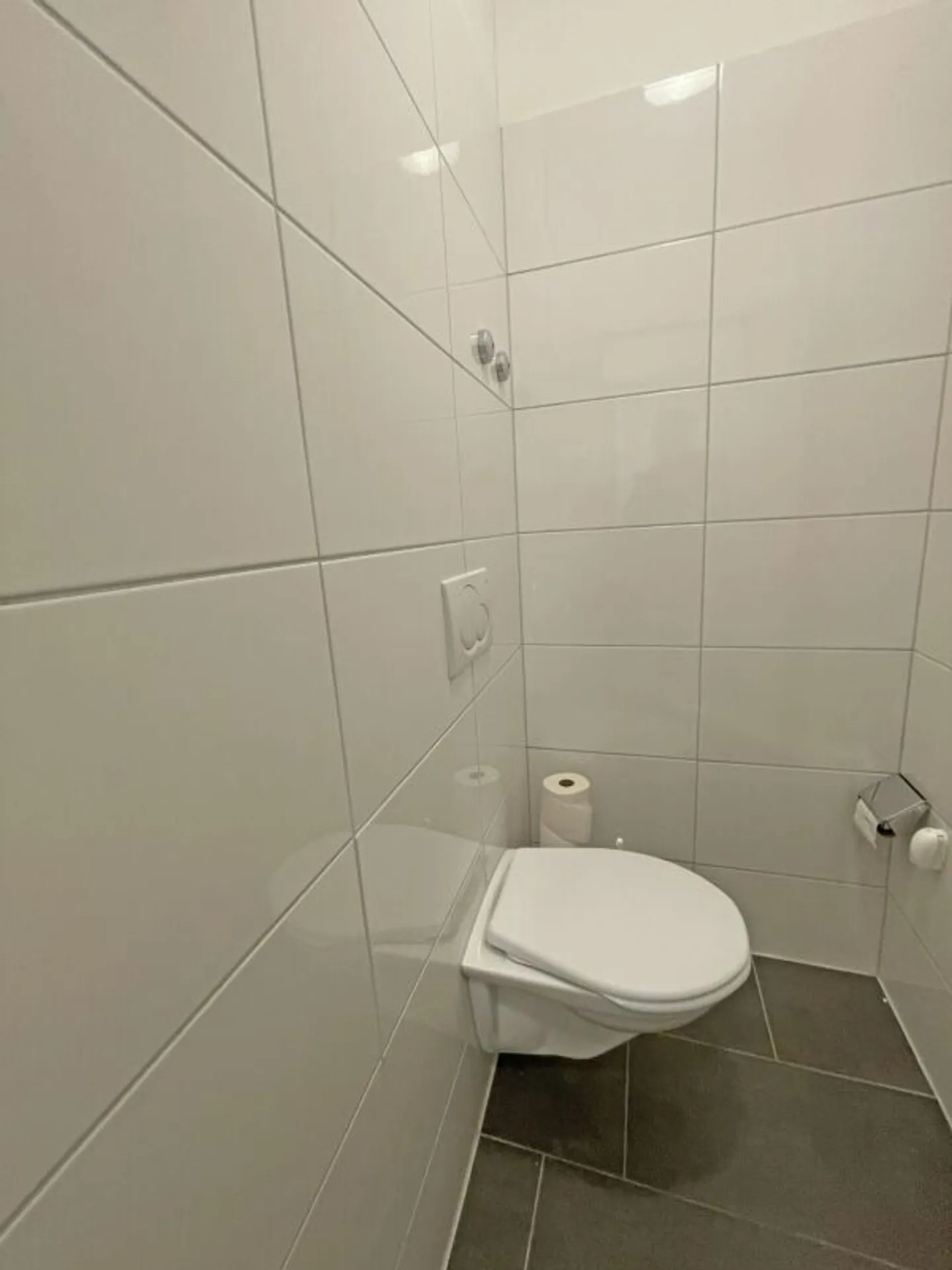 Espace de bureau spacieux à louer - Photo 10 sur 13