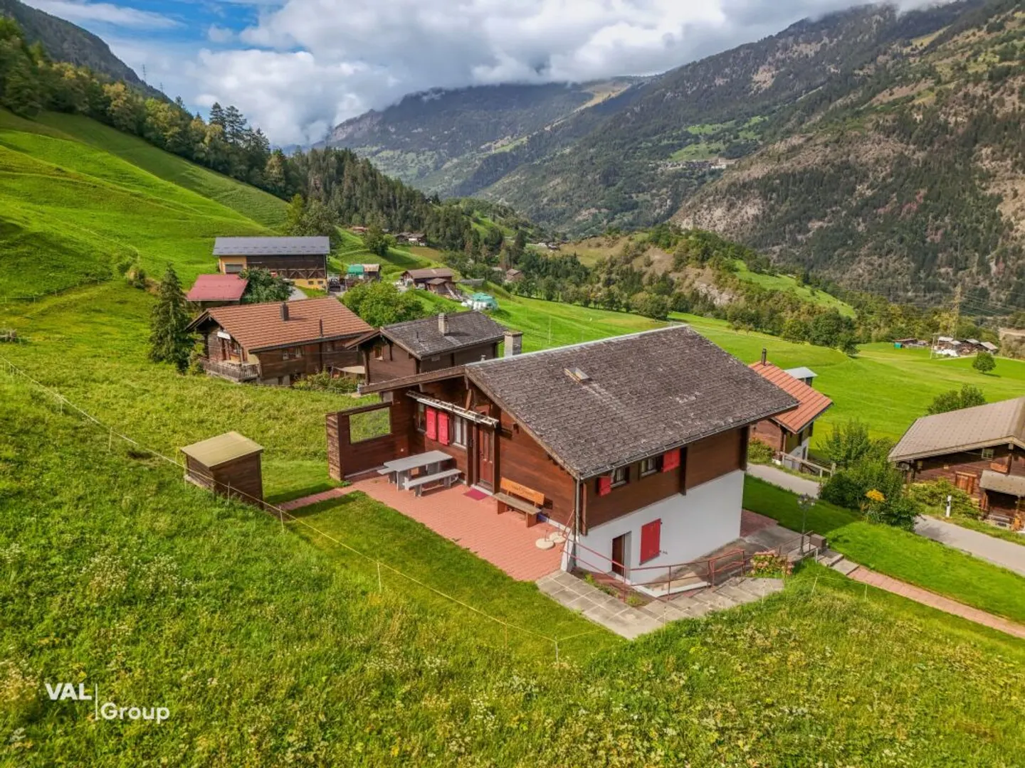 Living in the midst of greenery with plenty of tranquility and quality of life - Photo 3 of 13