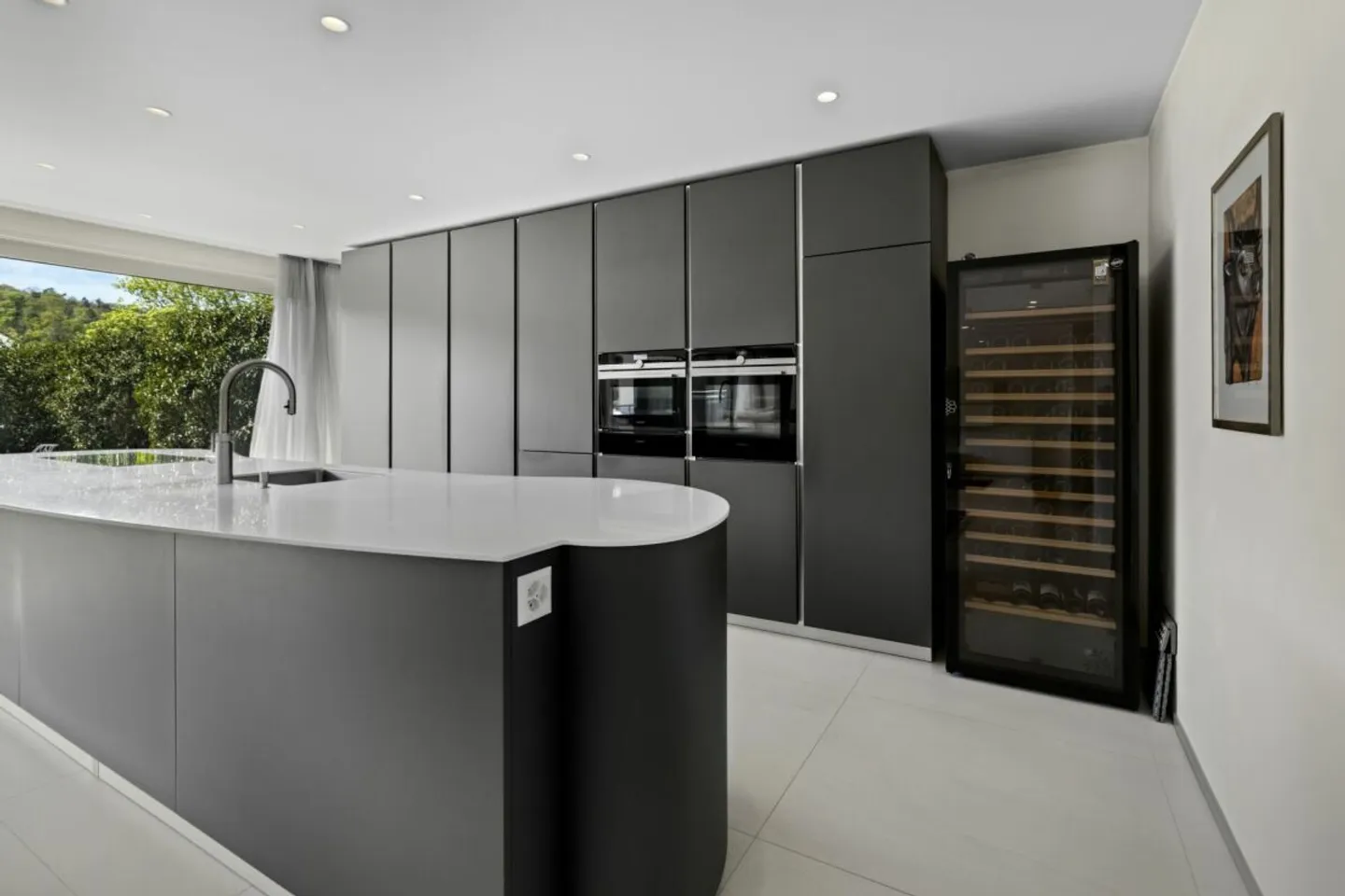 Appartement penthouse avec aménagement intérieur exclusif - Photo 4 sur 6