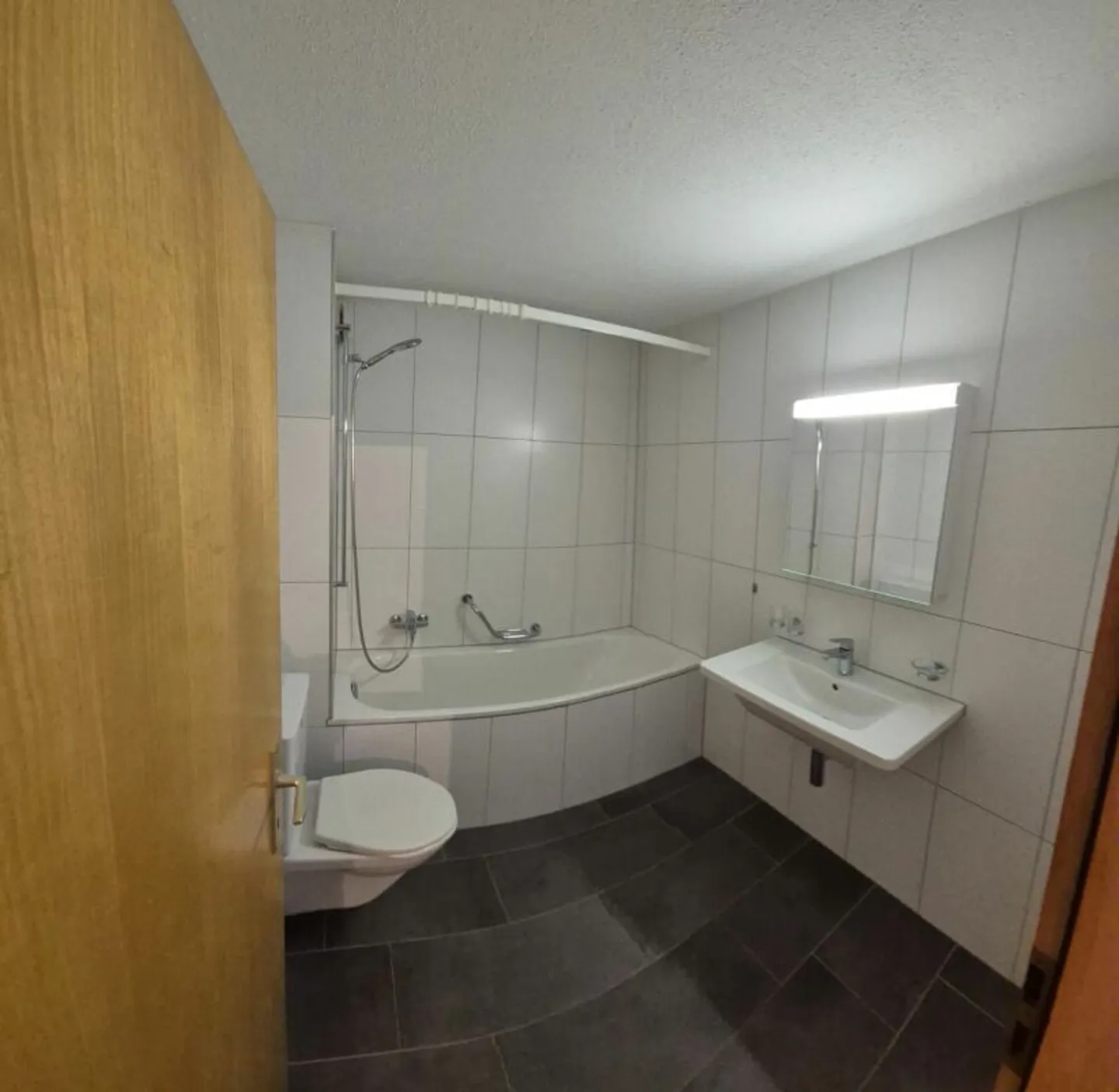 Charmante Wohnung mit Traumhaftem Ausblick - Foto 8 von 8