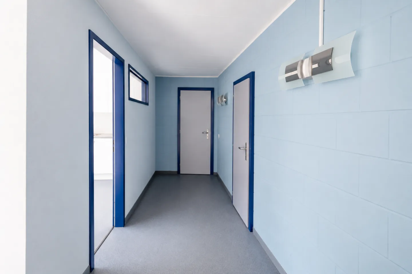 Espace spacieux avec potentiel pour un appartement de 3.5 - 4.5 pièces dans un emplacement central - Photo 4 sur 9