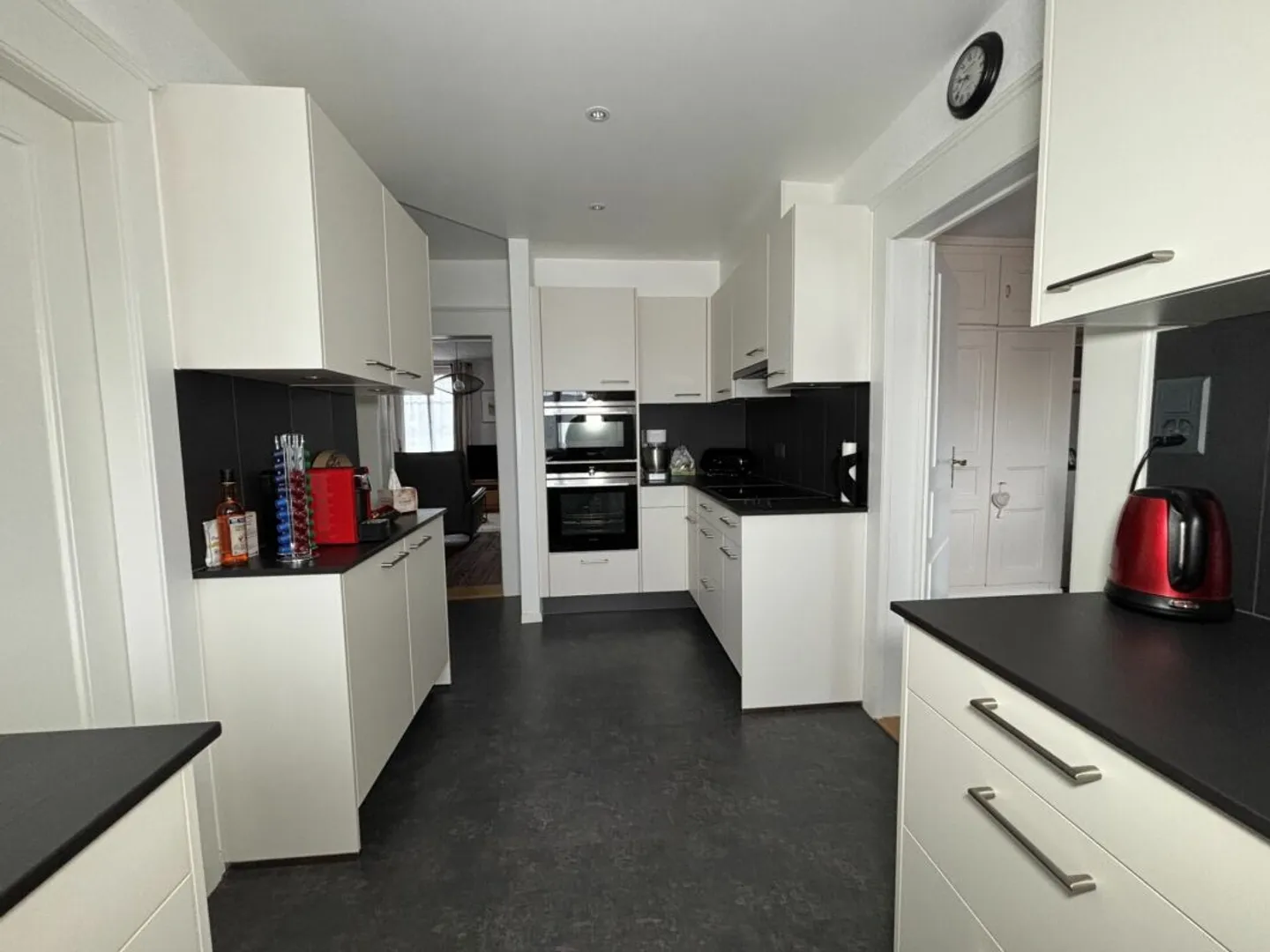 Beautiful family building with terrace and garden - Photo 9 of 13