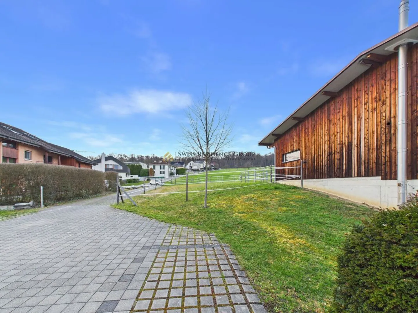 Stylish 4.5-Room Apartment - Photo 2 of 13