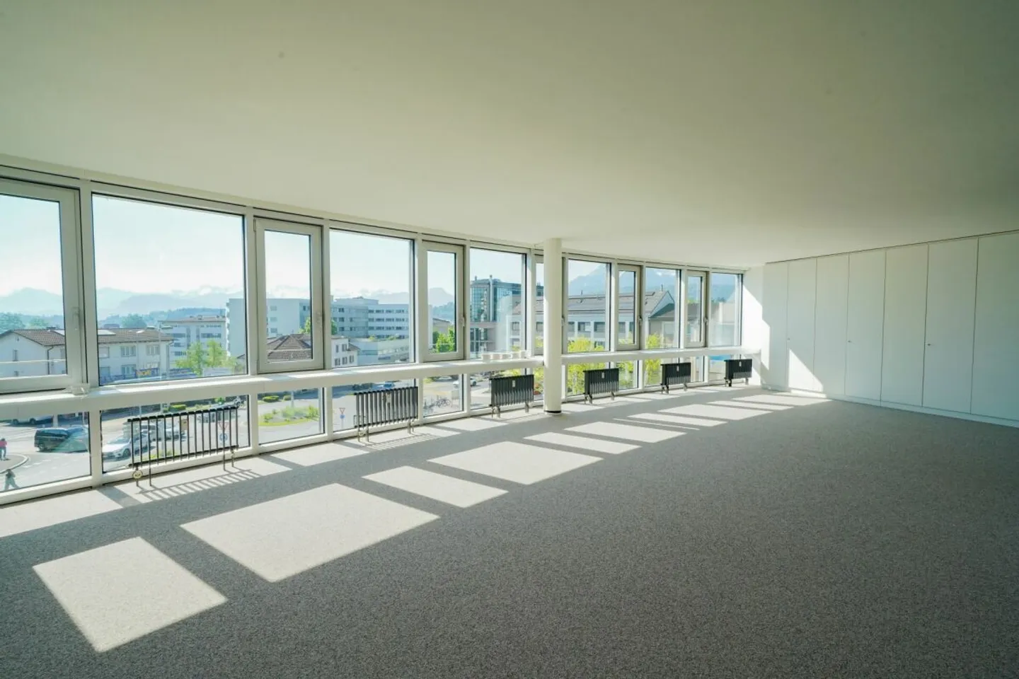 Moderne und lichtdurchflutete Büroräumlichkeiten am Sonnenplatz 1 in Emmenbrücke - Foto 7 von 10