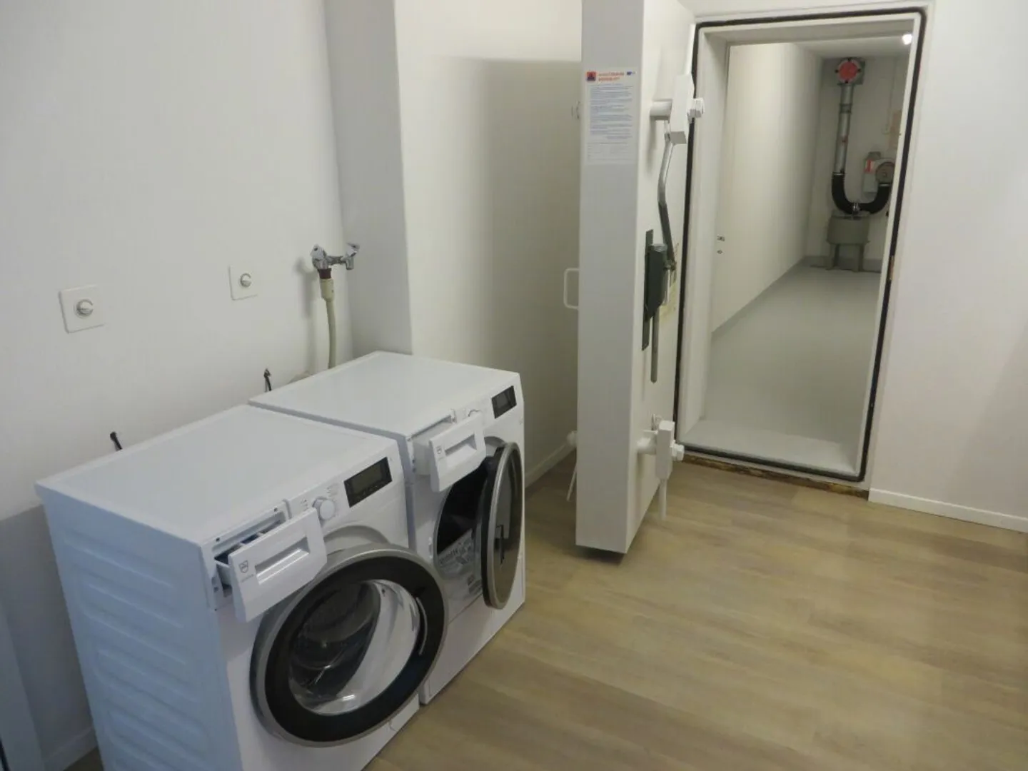 Appartement moderne de 6,5 pièces avec terrasse et vue magnifique - Photo 12 sur 13