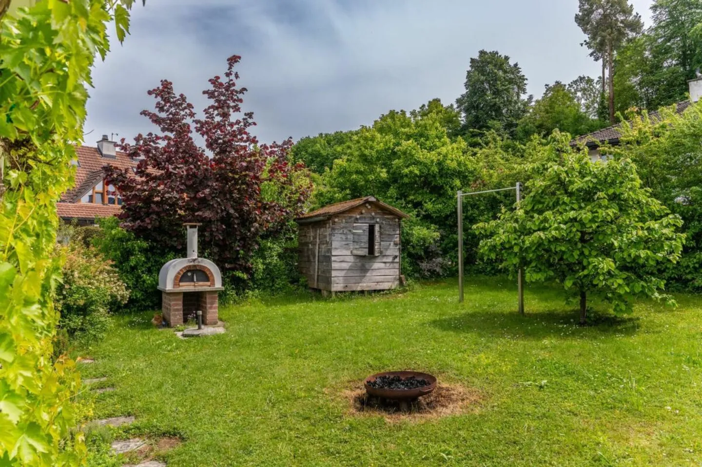 Family Paradise with Large Garden - Photo 10 of 13