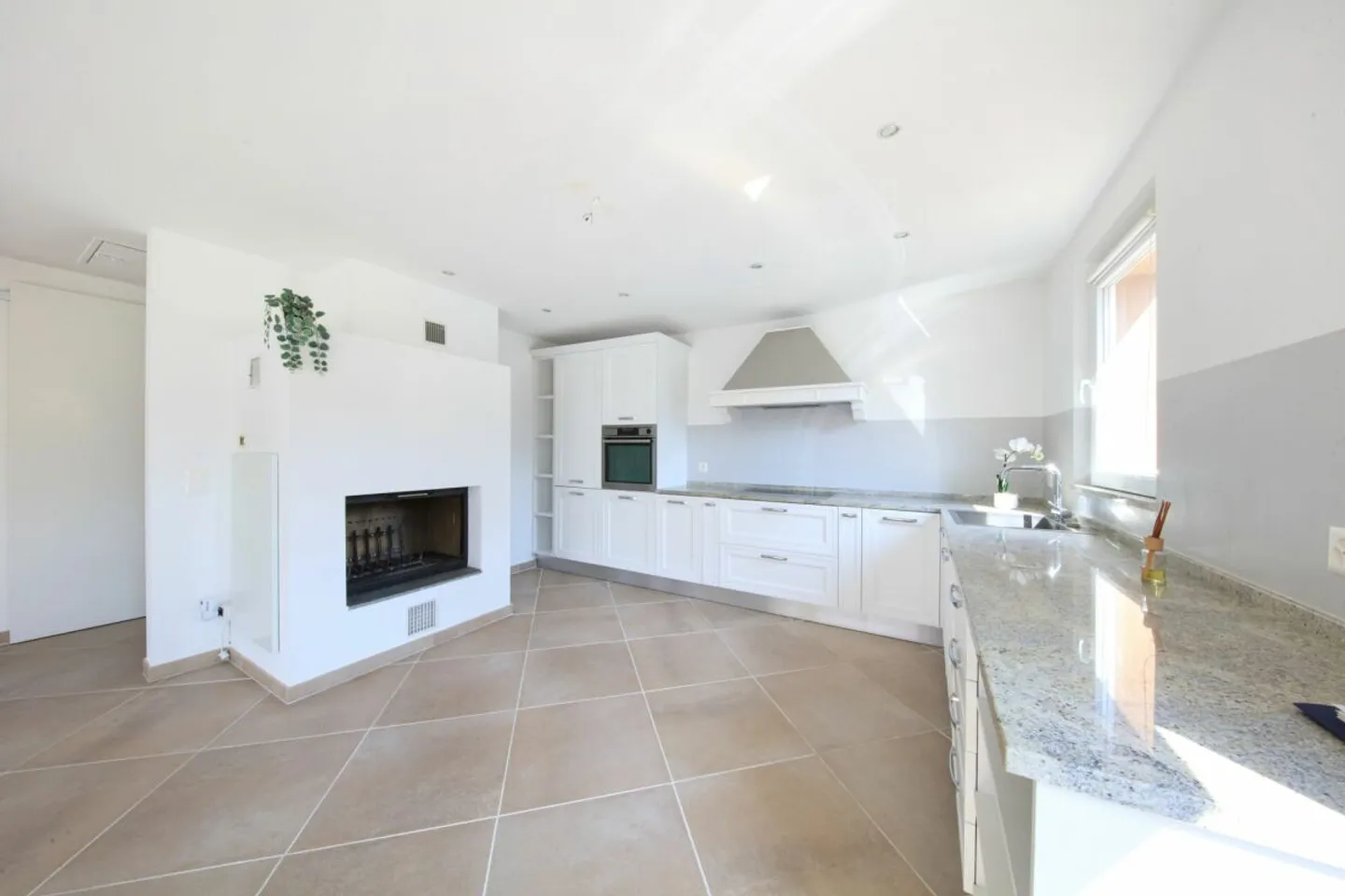 TENDER - Charming bright house - Photo 4 of 13