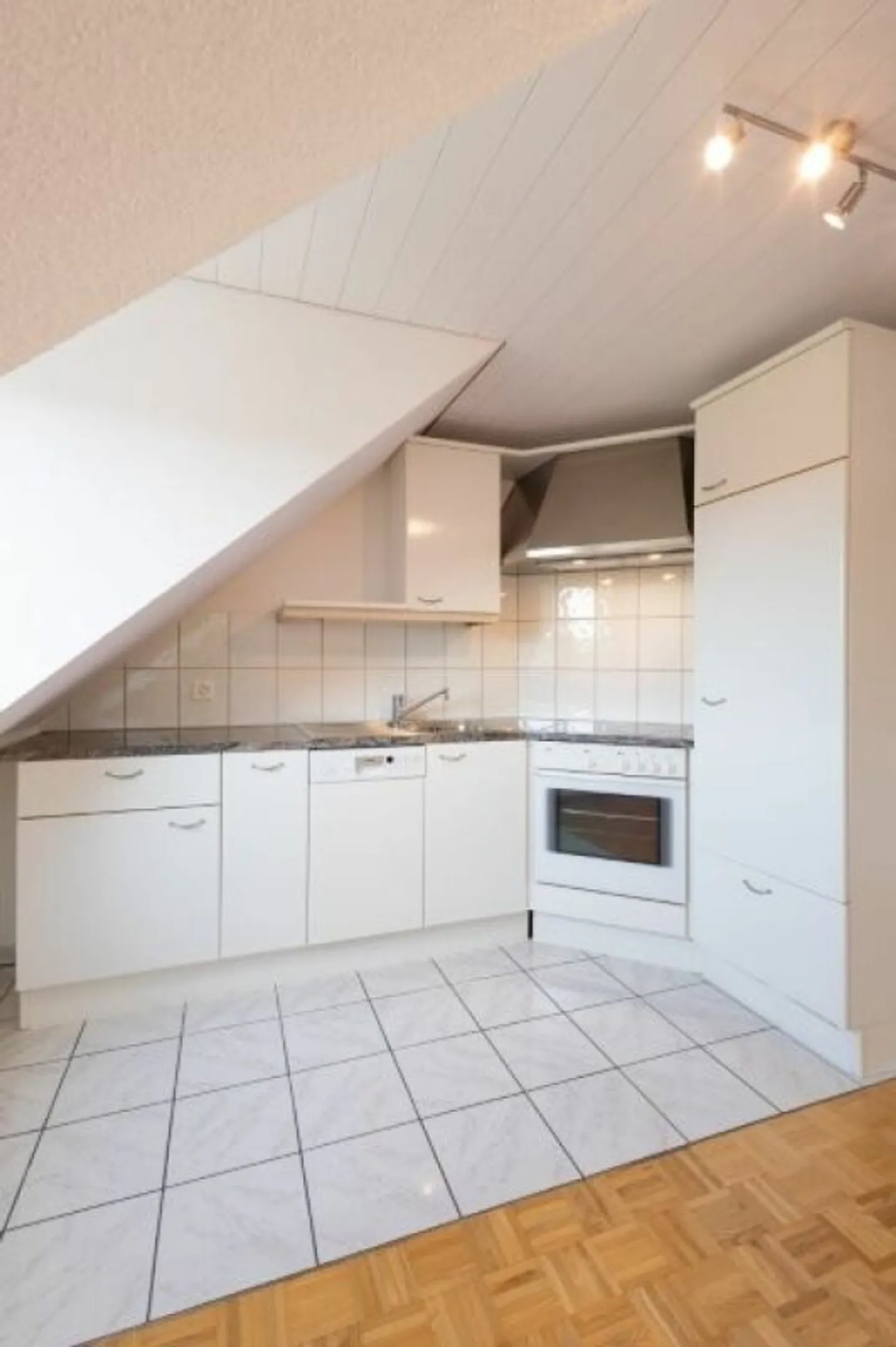 Appartement sous les combles confortable à Sulgen - Photo 4 sur 9