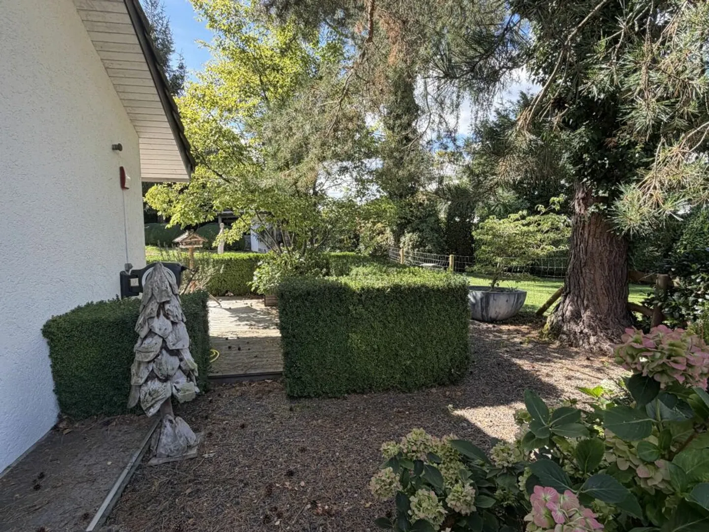More Space than Usual: Spacious Family House in the Best Location in Bassersdorf - Photo 7 of 13