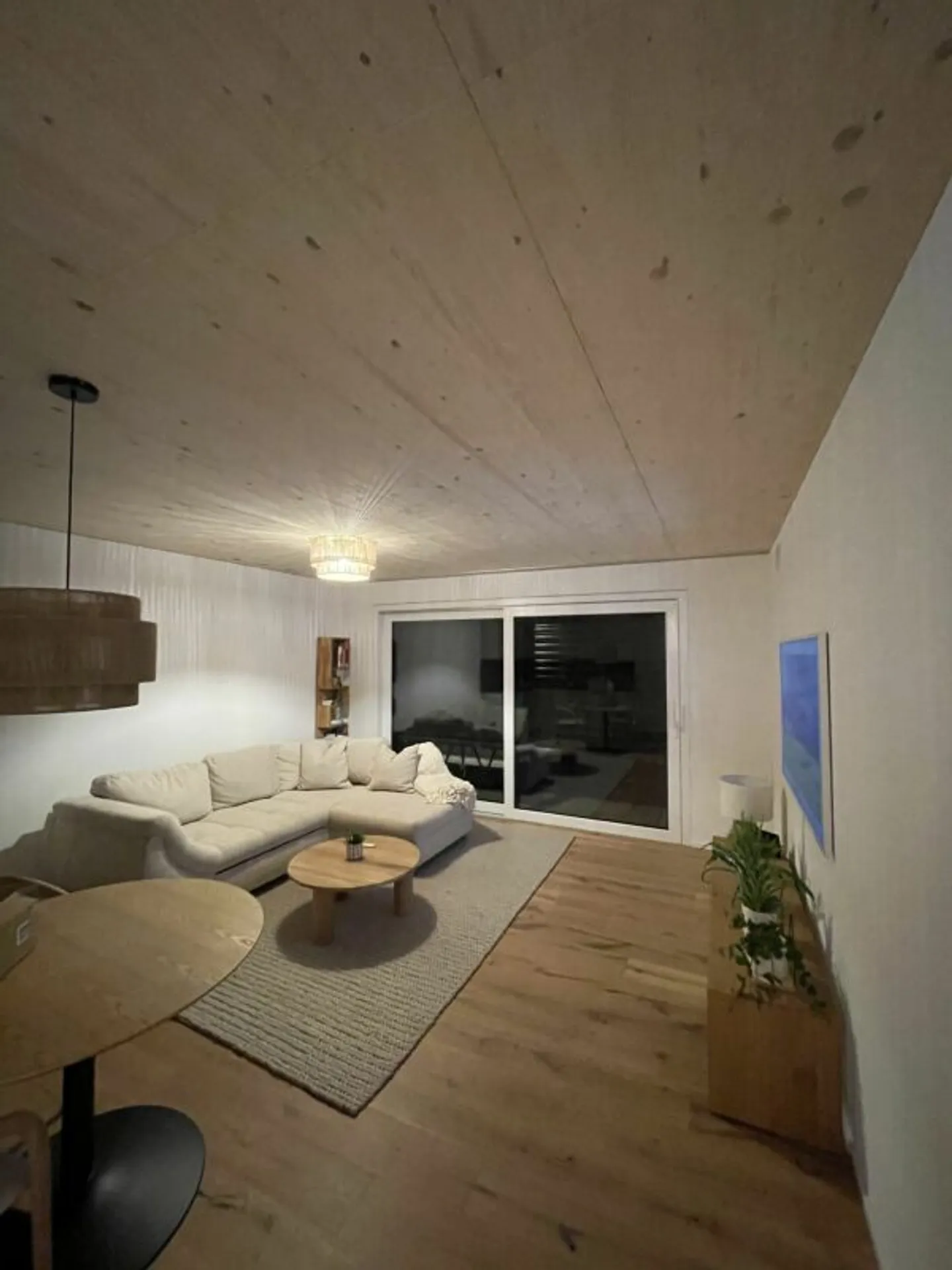 Modern 2.5-room apartment in new building with balcony and beautiful view - Photo 2 of 8