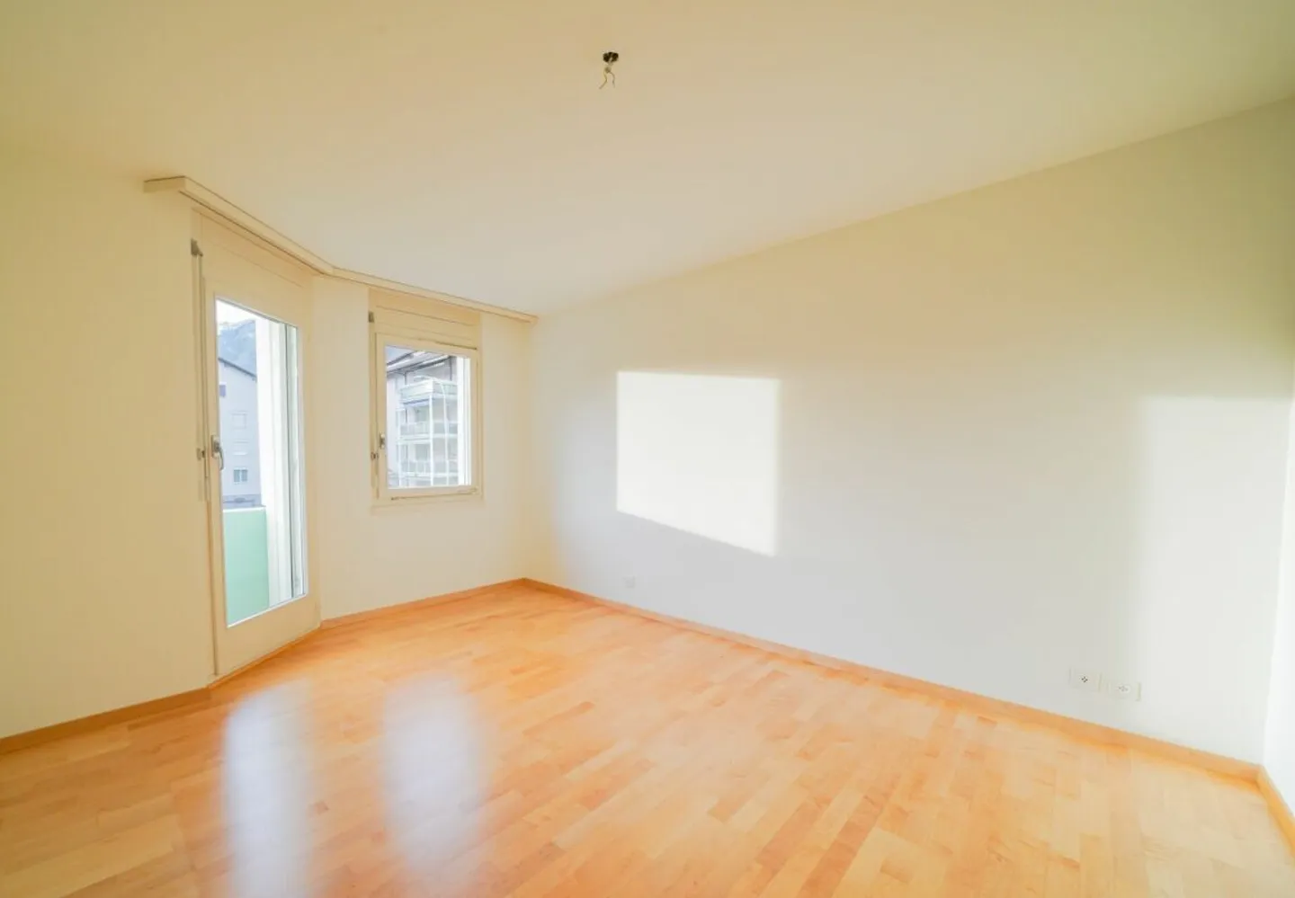 Spacious living in a natural setting - Photo 5 of 7