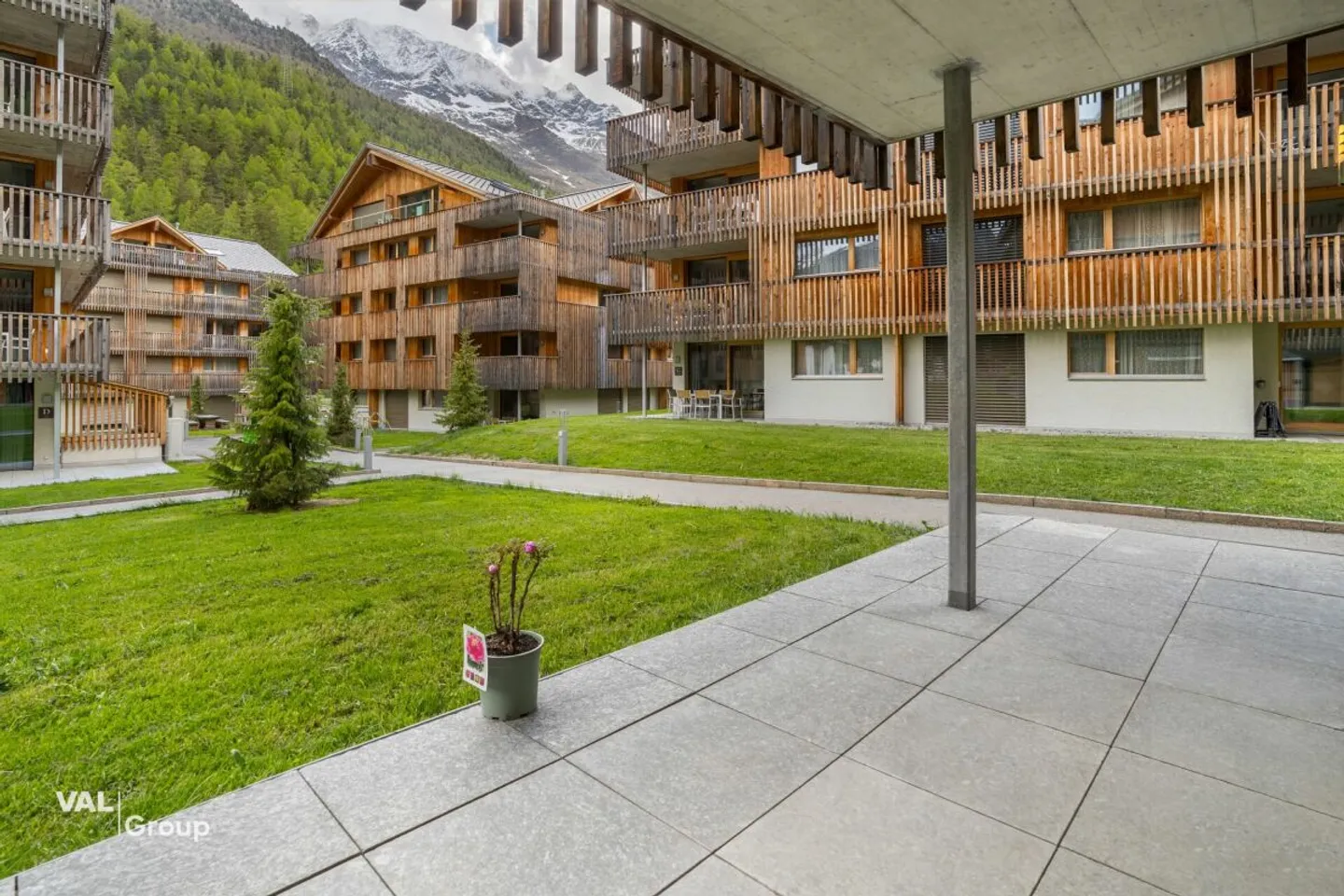Moderno rifugio alpino nella valle di Saas - elegante appartamento per vacanze di 2.5 locali a Saas-Grund - Foto 9 di 13