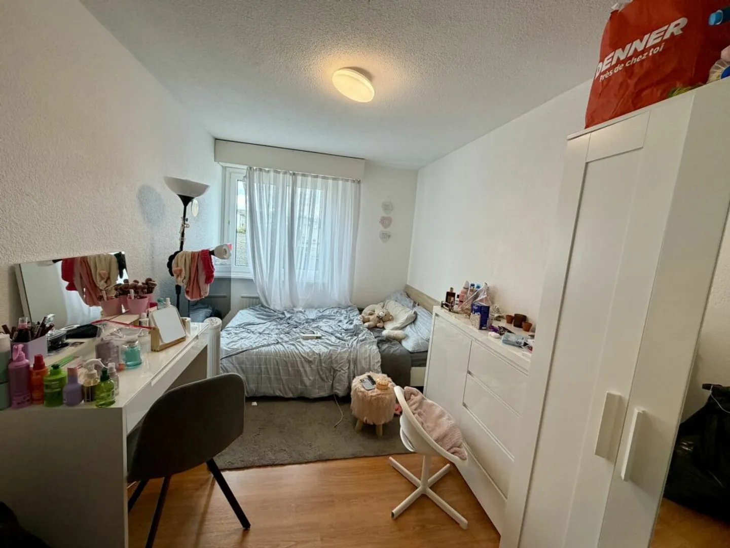 Appartement lumineux de 4,5 pièces dans un quartier familial - Photo 10 sur 12