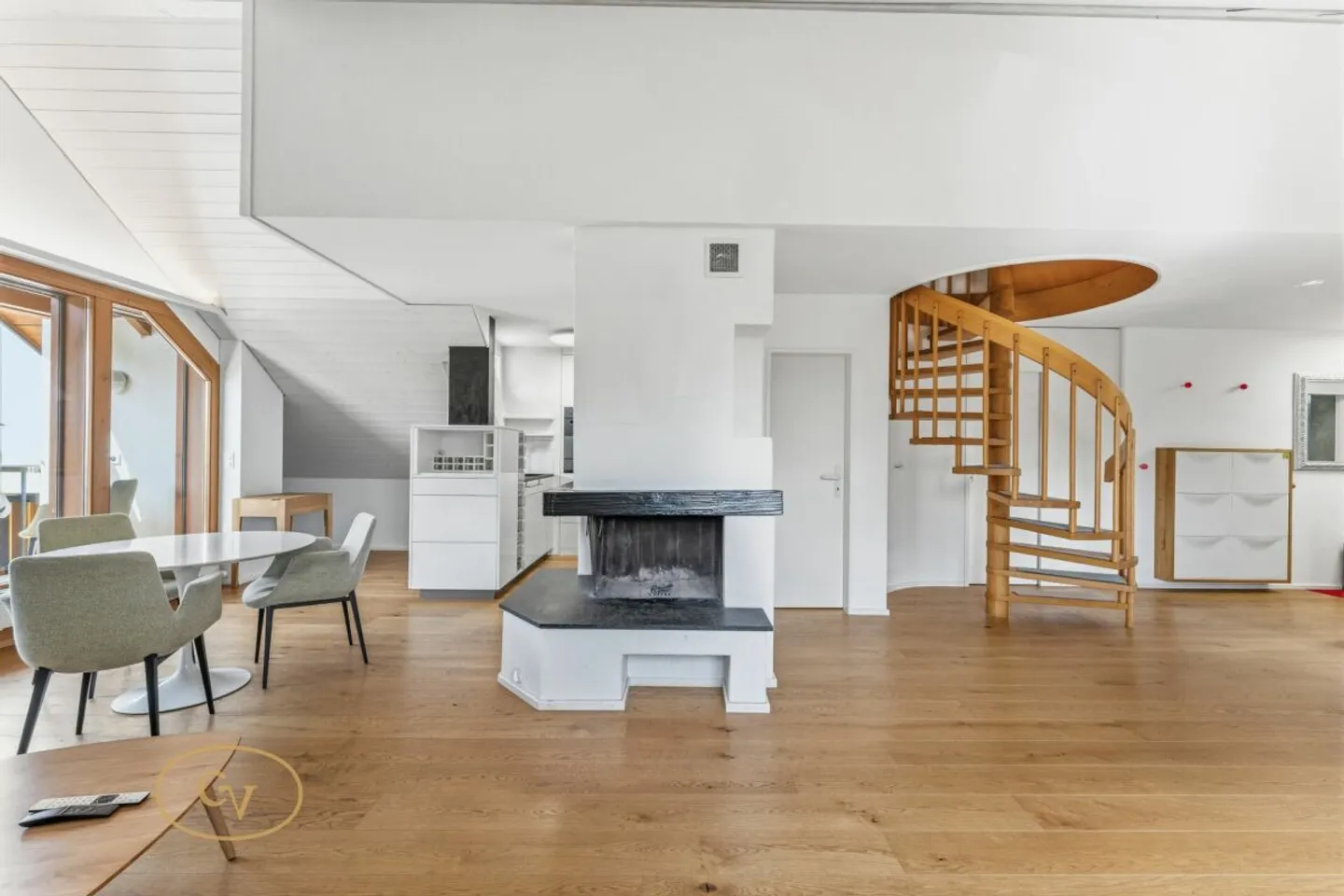 Appartamento duplex soleggiato con charme nel cuore di Sins - Foto 10 di 13