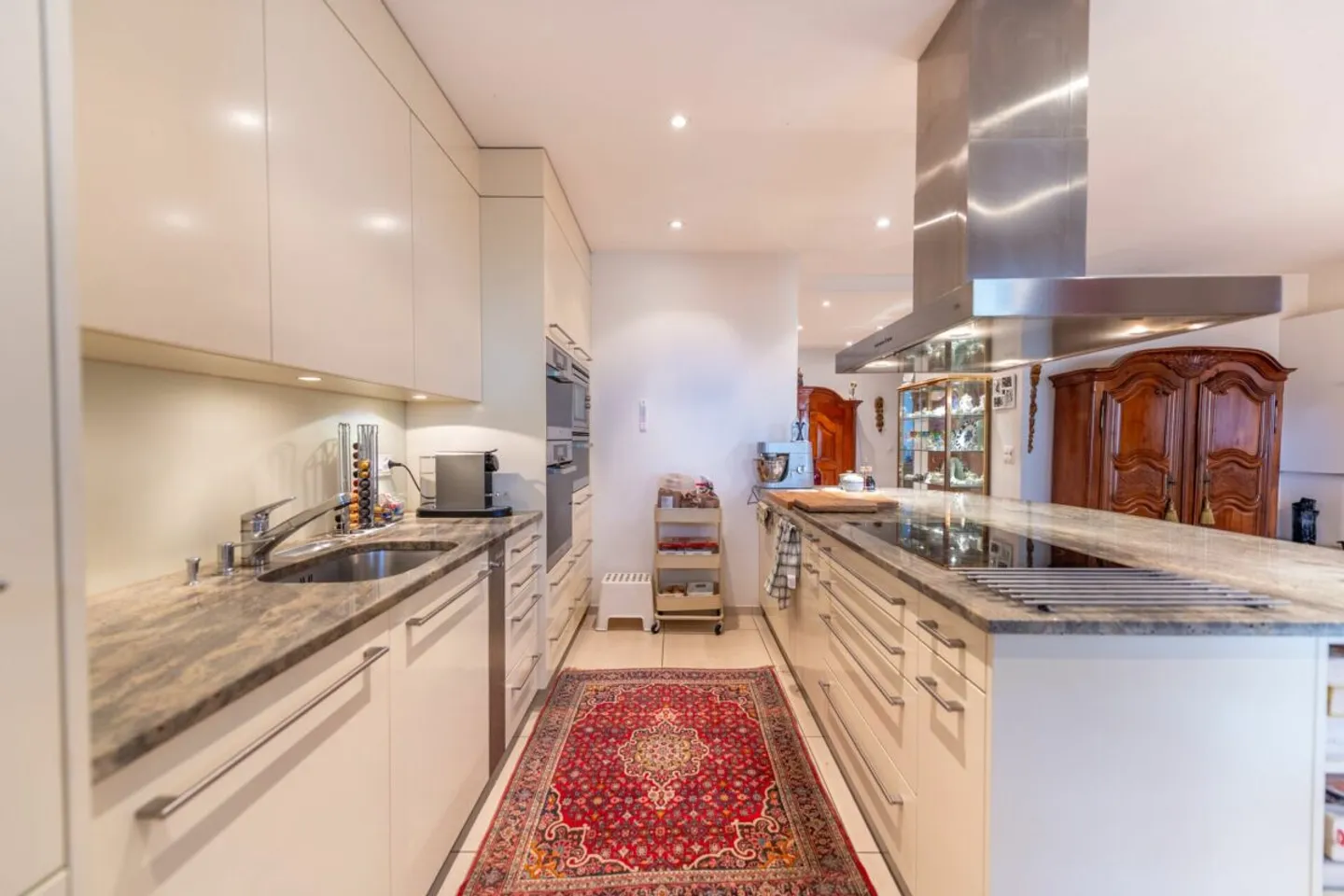 Appartamento di alta qualità 4.5 al piano terra nel cuore del quartiere Steingruben - Foto 4 di 13