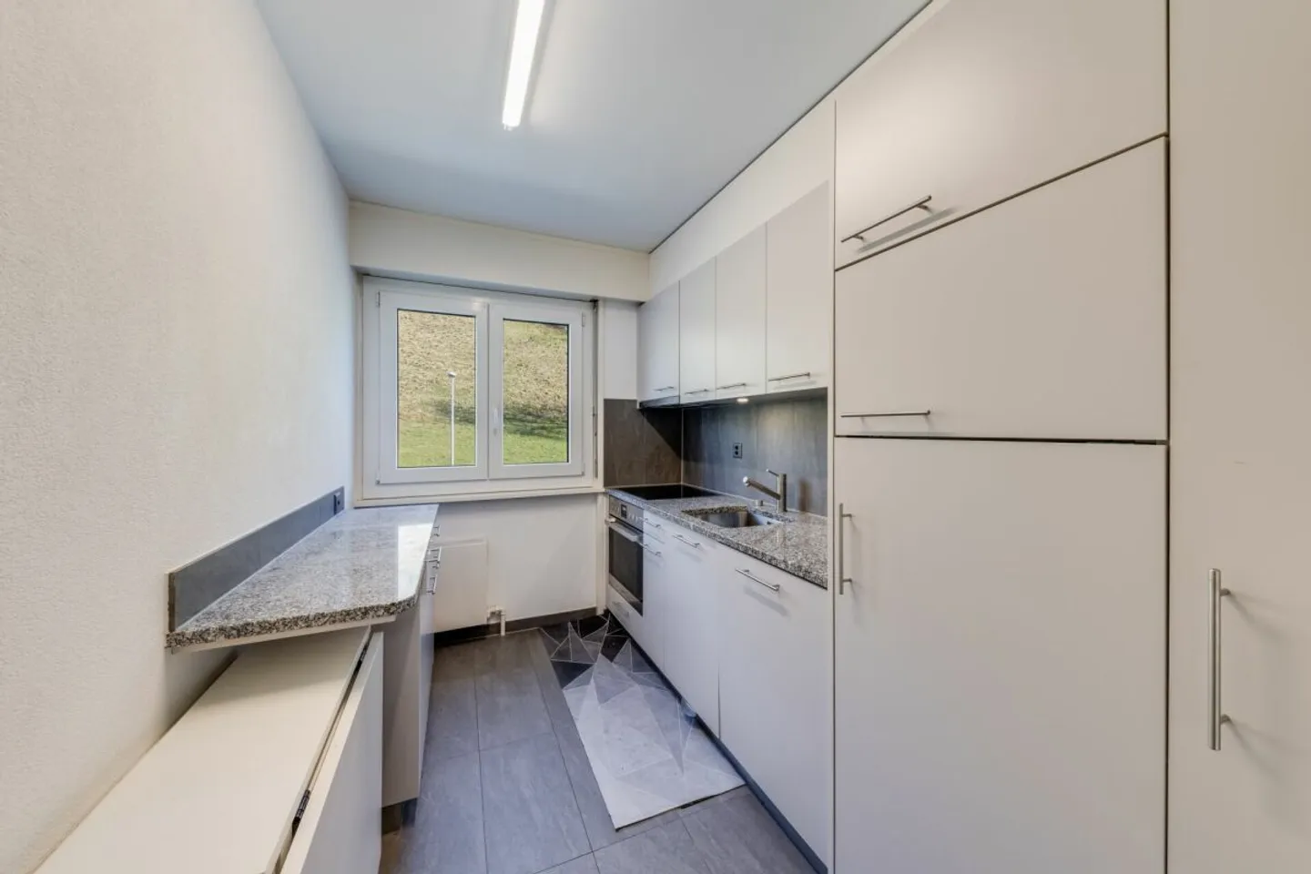 Bel appartement rénové 3.5 pièces avec magnifique vue sur le lac - Photo 4 sur 9