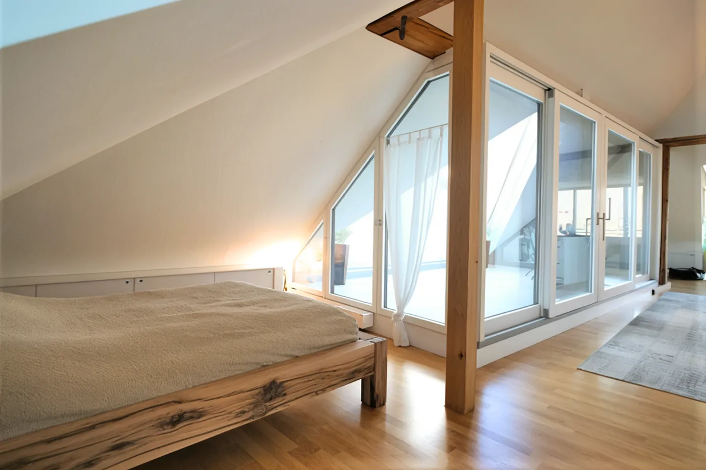 Spacious 2.5-Room Loft Apartment - Photo 4 of 6
