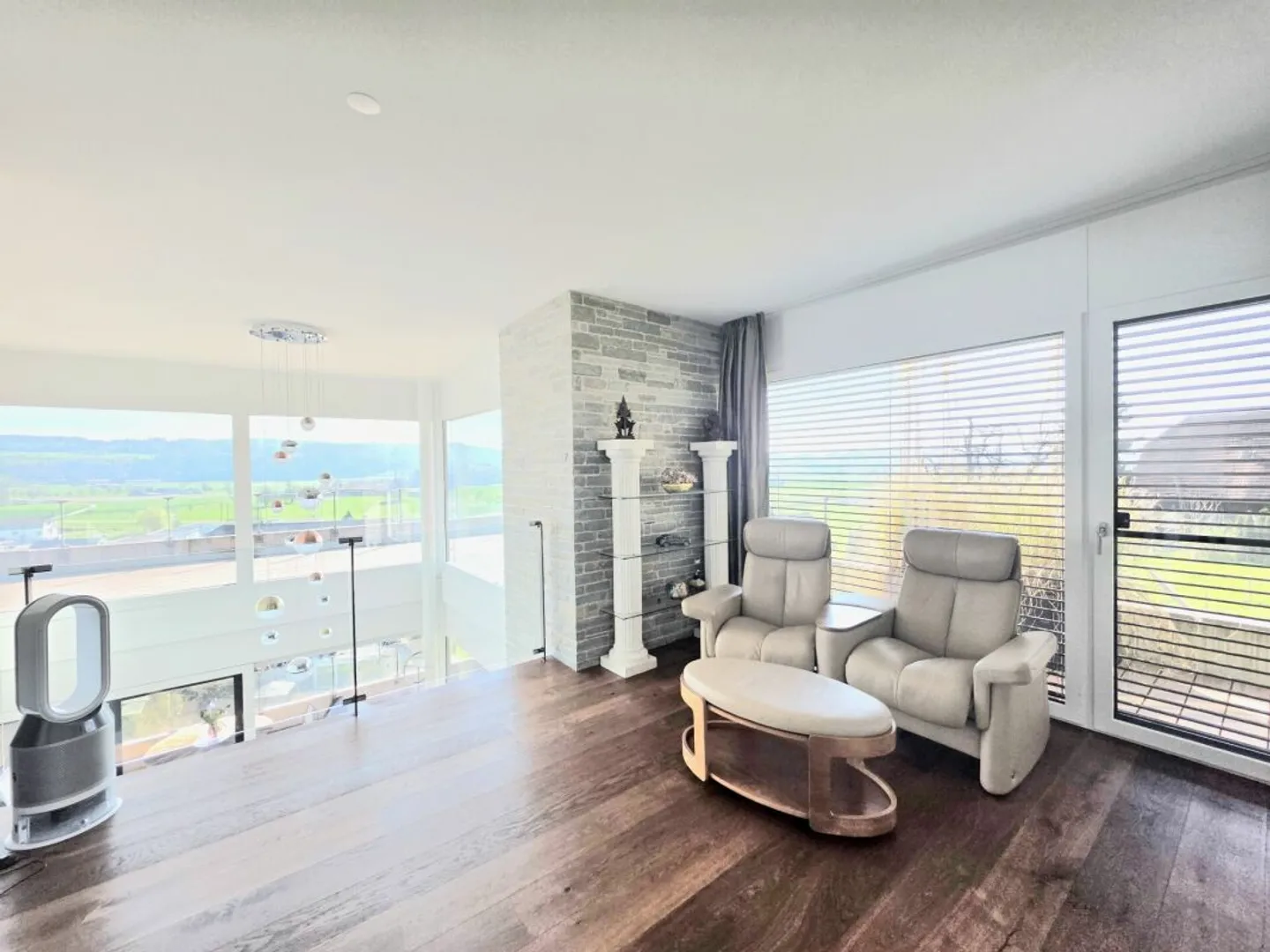 Maisonette-Attique exclusive avec de grandes terrasses et une vue fantastique - Photo 4 sur 11