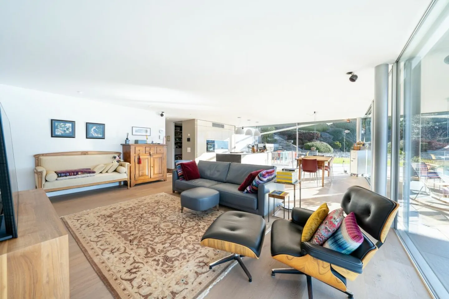 MINUSIO - Luxurious Apartment in a Privileged Location - Photo 8 of 13