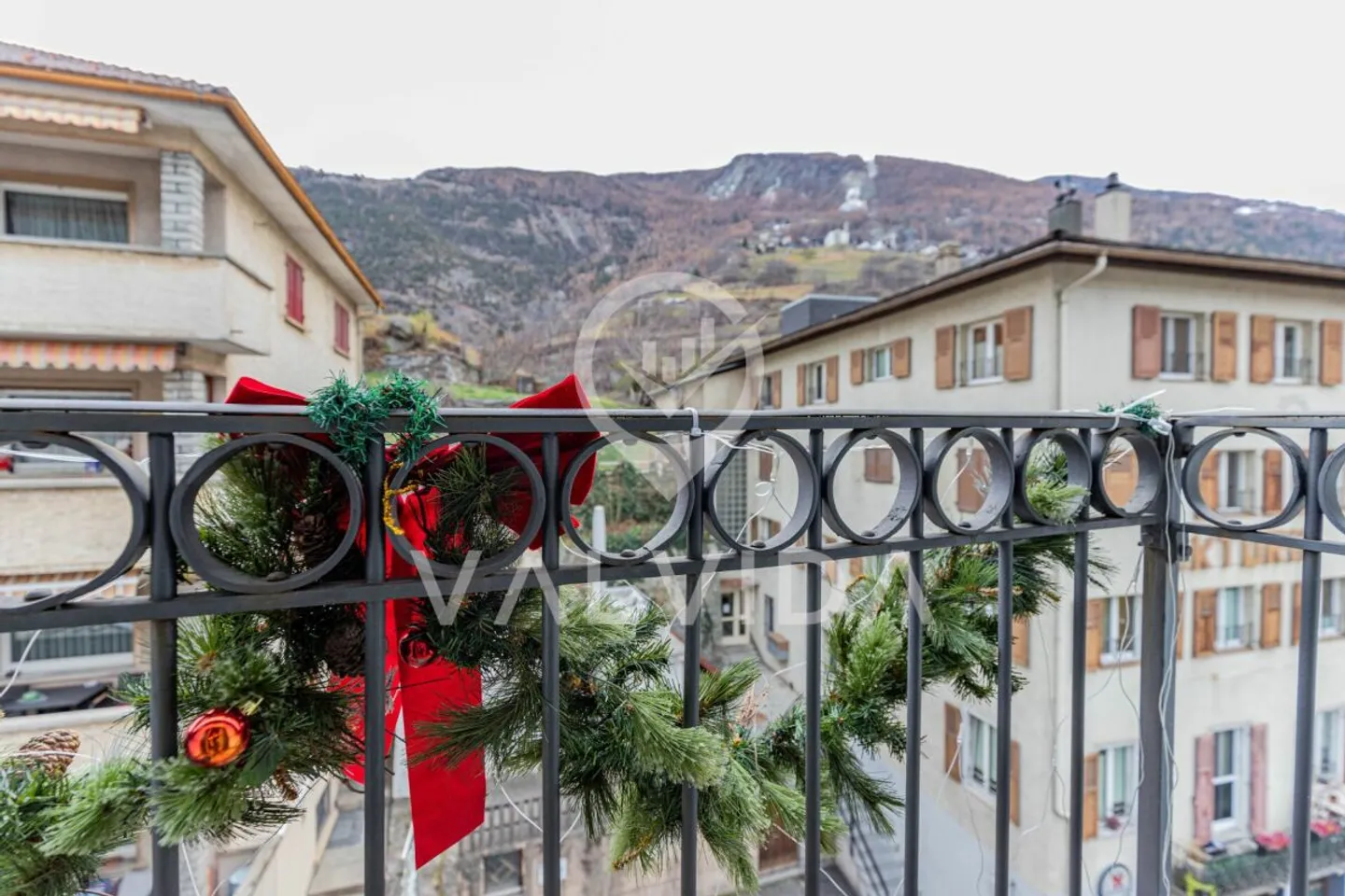 Attractive 4.5-room penthouse in a central location - Photo 12 of 13