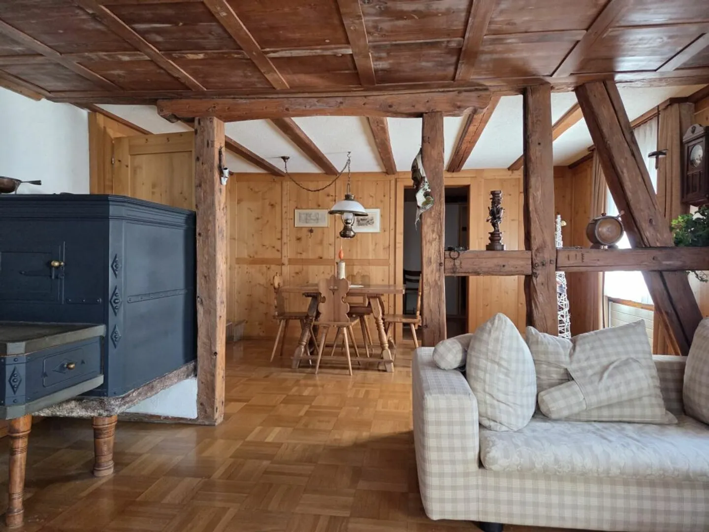 Appartement spacieux de 5,5 pièces dans un ancien bâtiment à louer - Photo 5 sur 13