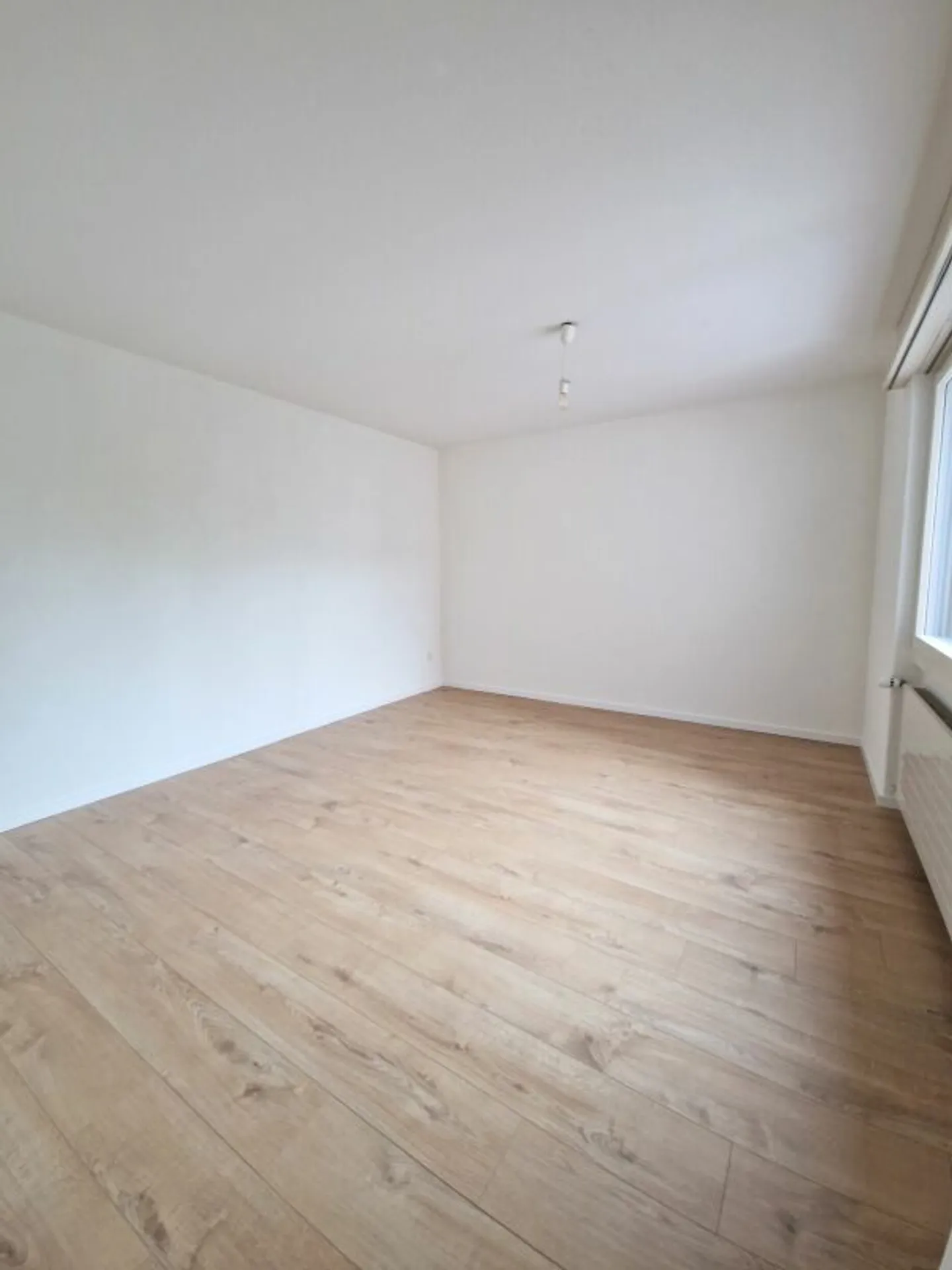 Renovated apartment in an ideal location - Photo 9 of 10