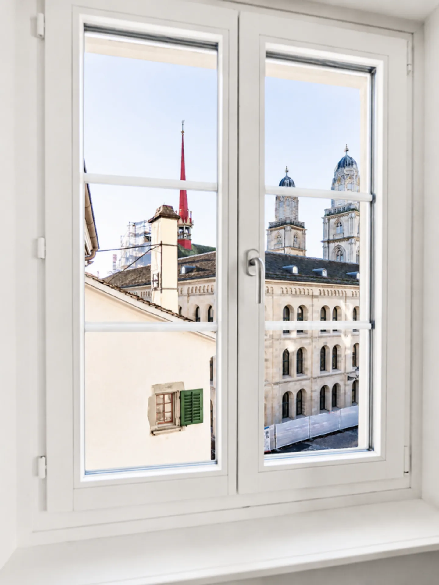 Representative Boutique Headquarters in Zurich's Historic Old Town - Photo 8 of 13