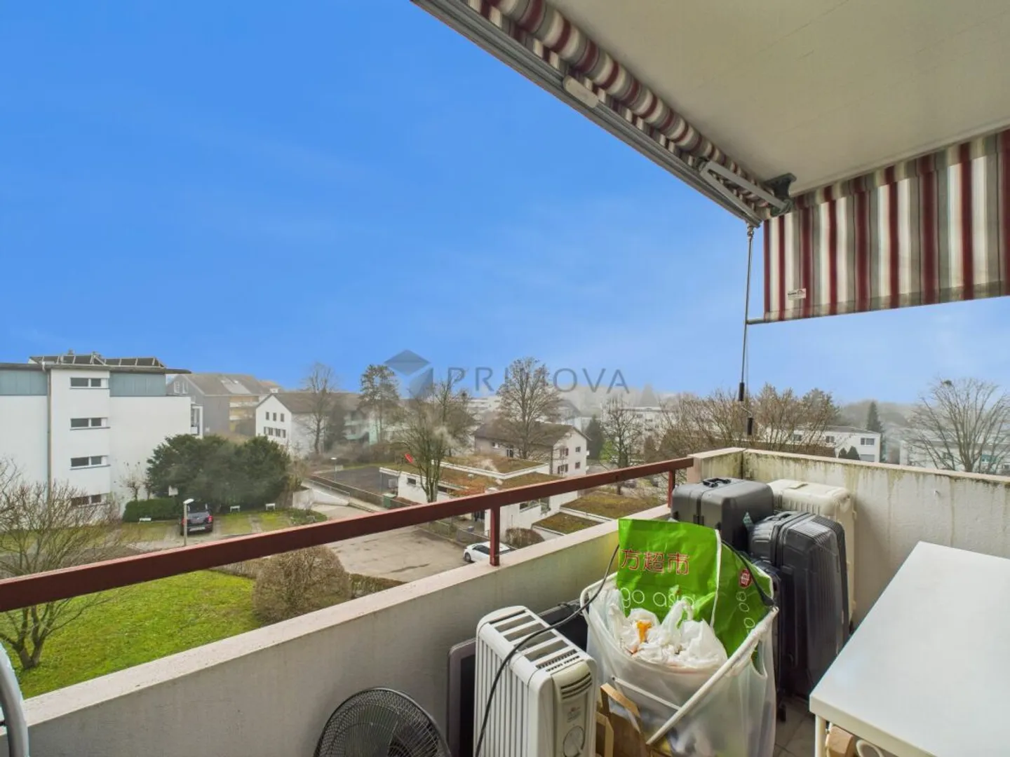 Bright and modern renovated 3-room apartment with balcony in Effretikon - Photo 1 of 8