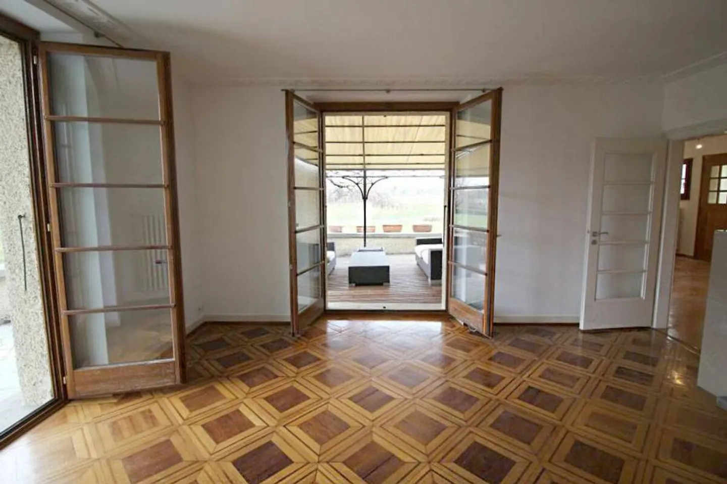 5-room apartment in Plan-les-Ouates - Photo 4 of 13