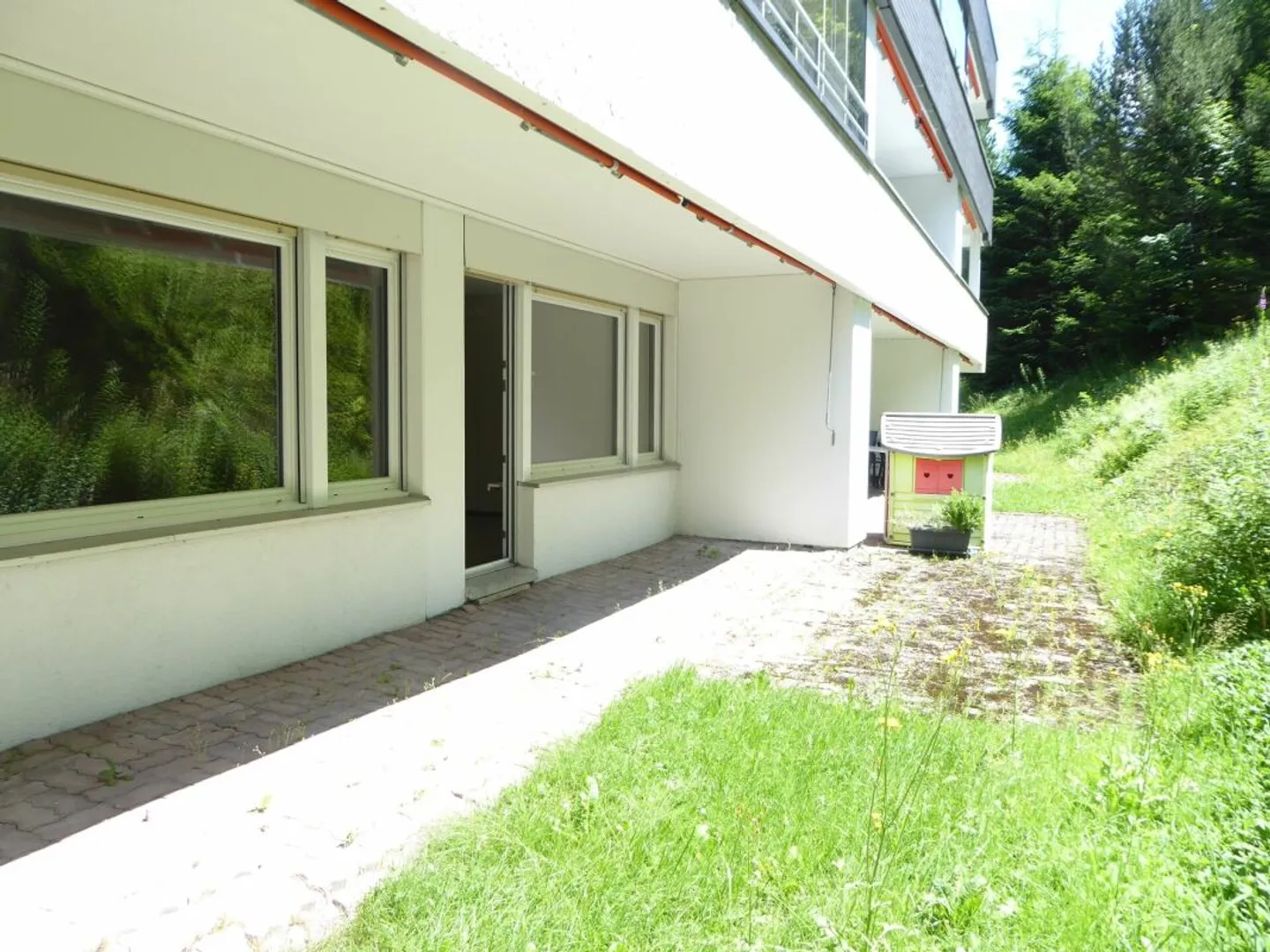 1.5-Zimmer-Studio-Ferienwohnung mit Gartensitzplatz und Tiefgaragenplatz - Photo 8 sur 13