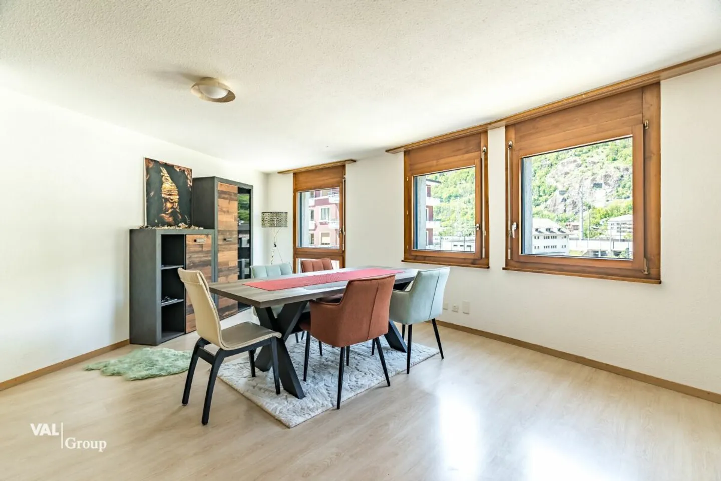 Appartement extrêmement central avec deux balcons et une lumière généreuse - Photo 1 sur 13