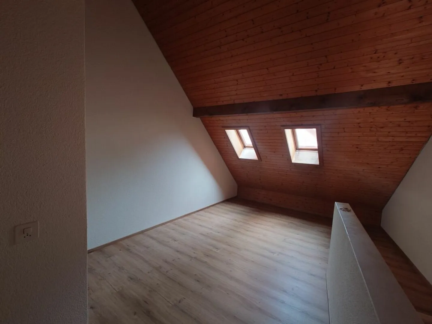 Spacieux appartement en duplex de 2 pièces à Volketswil - Photo 6 sur 9