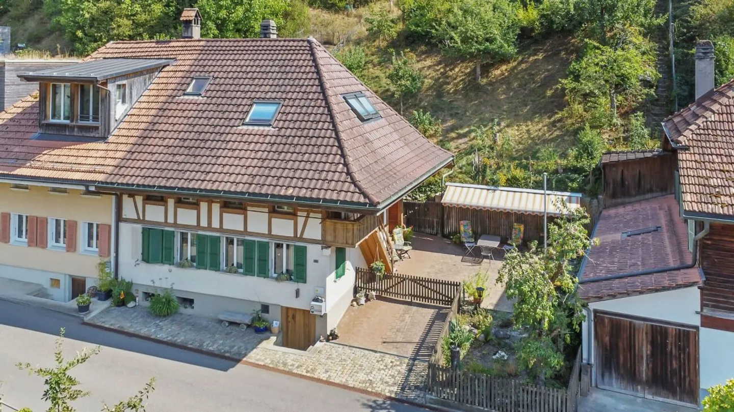 Einfamilienhaus, einseitig angebaut, an bevorzugt ruhiger Lage im Mühletal - Photo 1 of 12