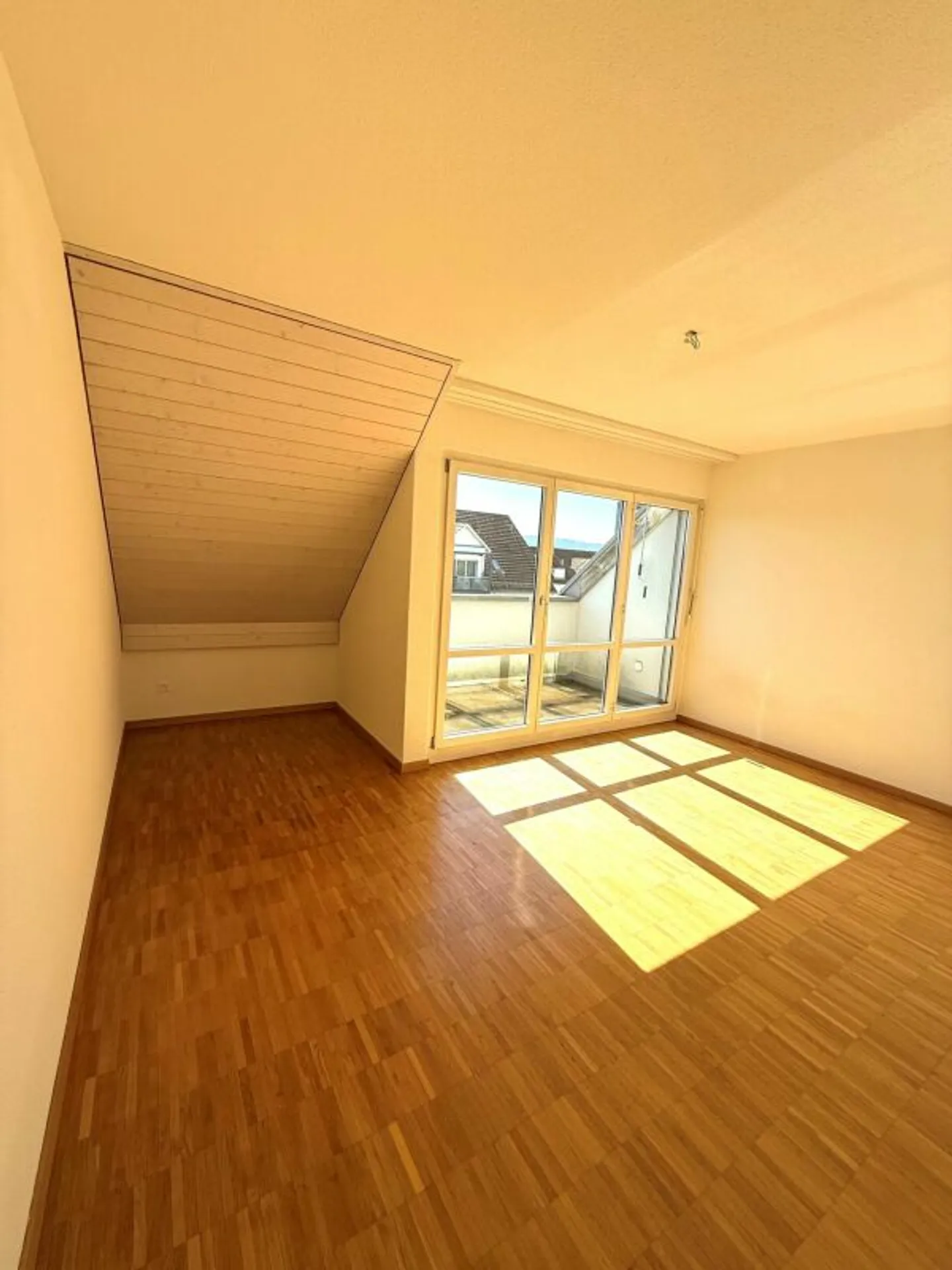 Appartamento duplex di 4,5 stanze in una posizione tranquilla e centrale - Foto 13 di 13