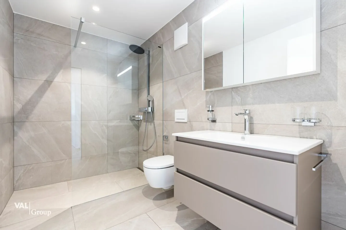 La tua nuova casa a Visp-West: Appartamento moderno di 3,5 stanze - Foto 5 di 9