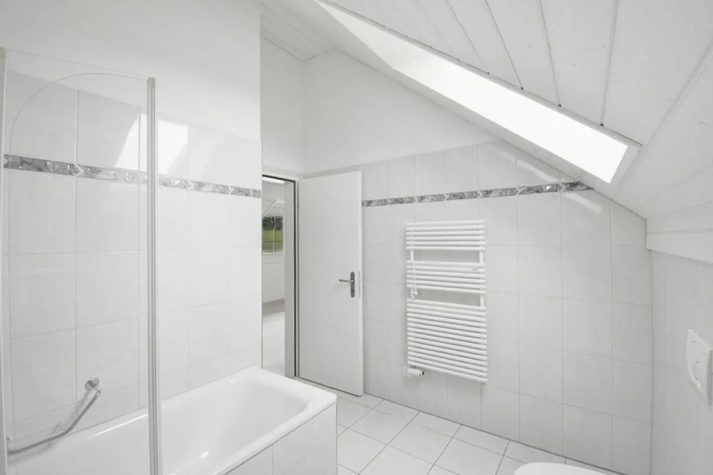 Quiet 1.5-room apartment in idyllic location - Photo 3 of 10