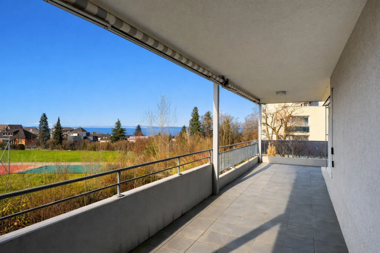 Appartement lumineux avec grand balcon et salle de loisirs dans un quartier familial - Photo 2 sur 10
