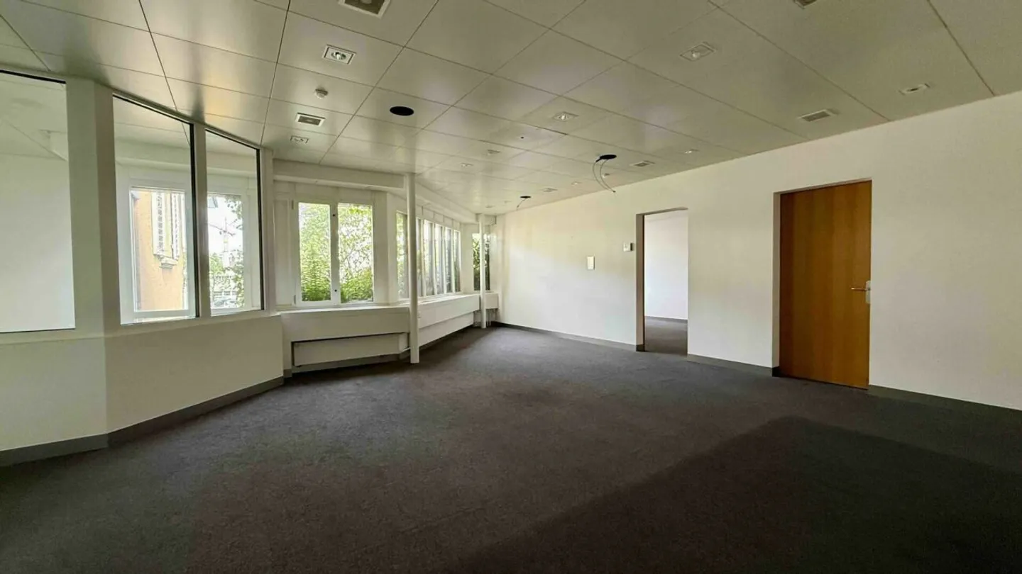 Modern office and practice spaces in a central location in Flawil 92 m². - Photo 3 of 7