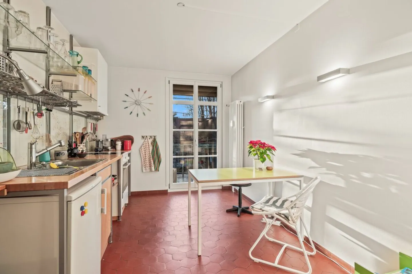 Appartement de 5 pièces dans un immeuble ancien - Un chez-soi avec vue sur les toits de Bâle - Photo 4 sur 13