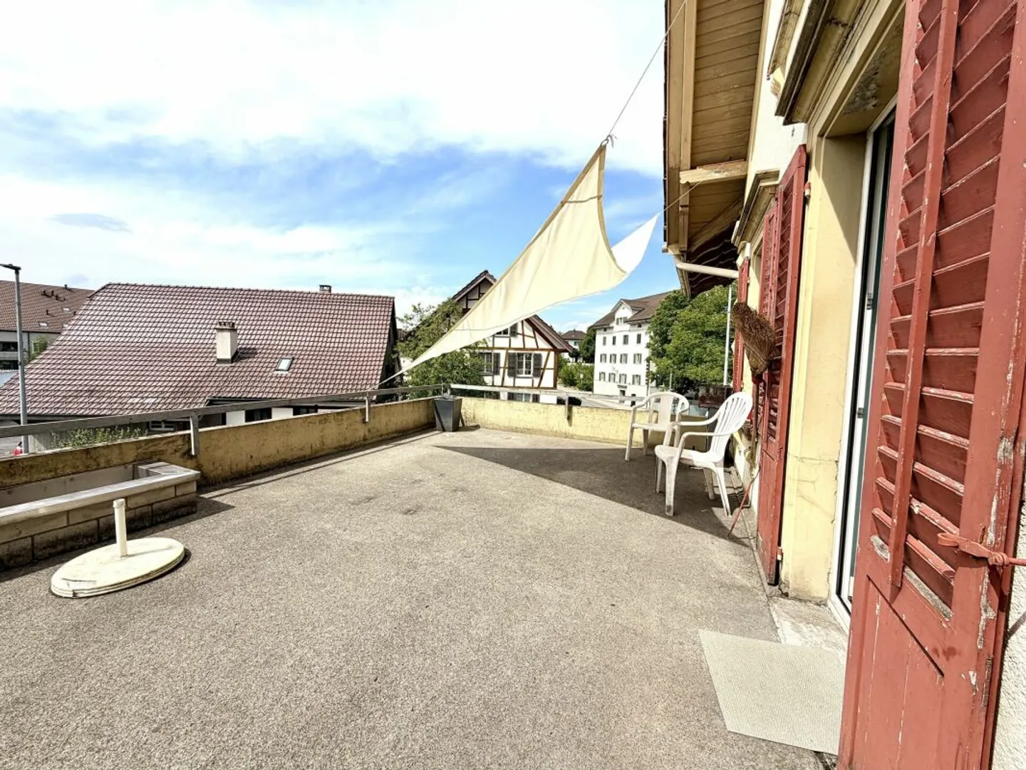 Yield property with 20 rooms and historical charm in Bünzen! - Photo 8 of 13