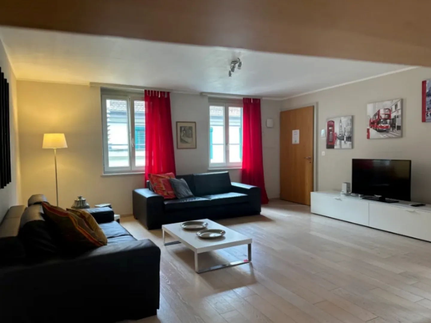 somptueux duplex de 3,5 pièces en plein coeur de la magnifique zone piétonne du centre-ville de Neuchâtel - Photo 1 sur 6